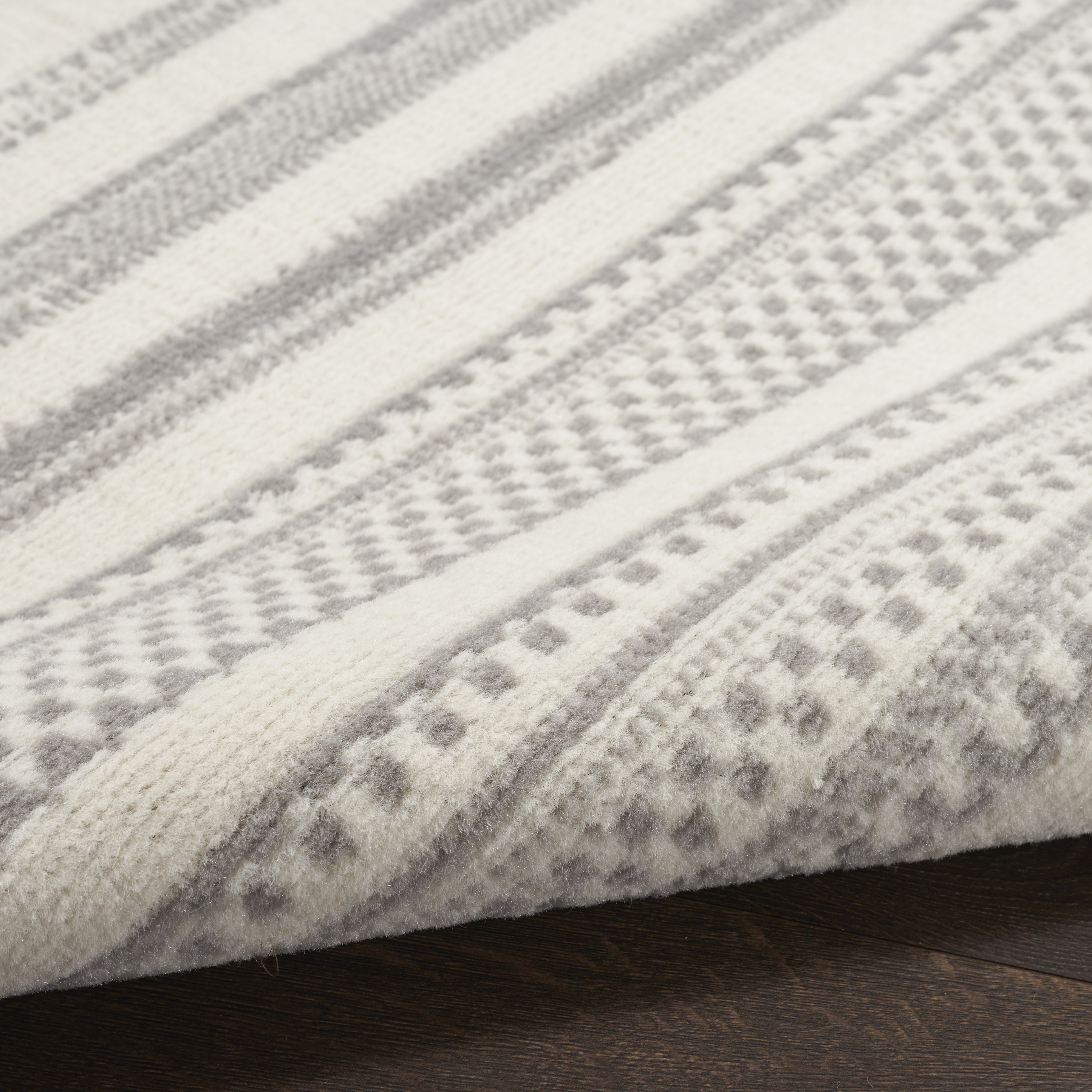Nourison Grafix 2' x 4' Ivory Grey Modern Indoor Rug