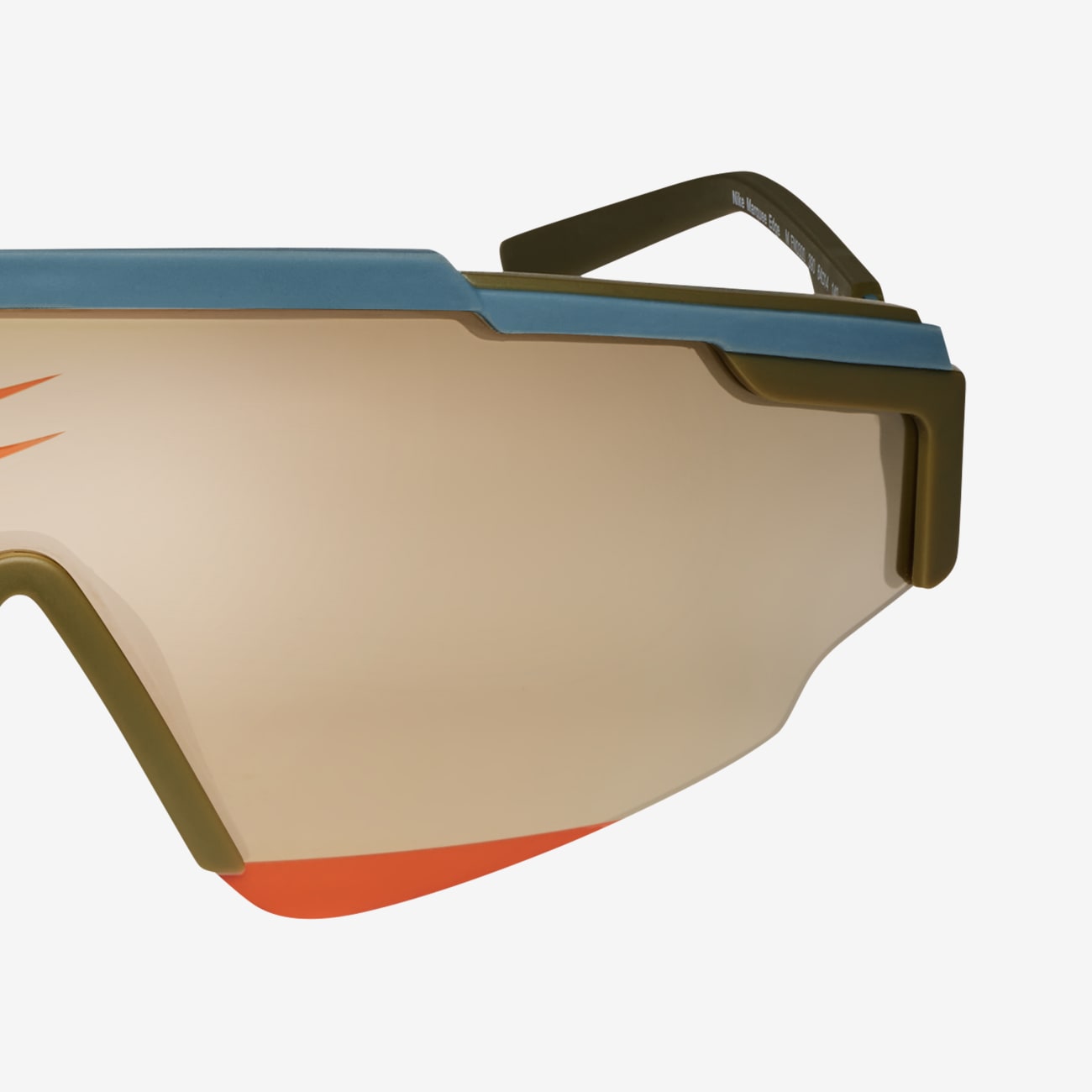 Nike Marquee Edge Mirrored Lifestyle Image 3