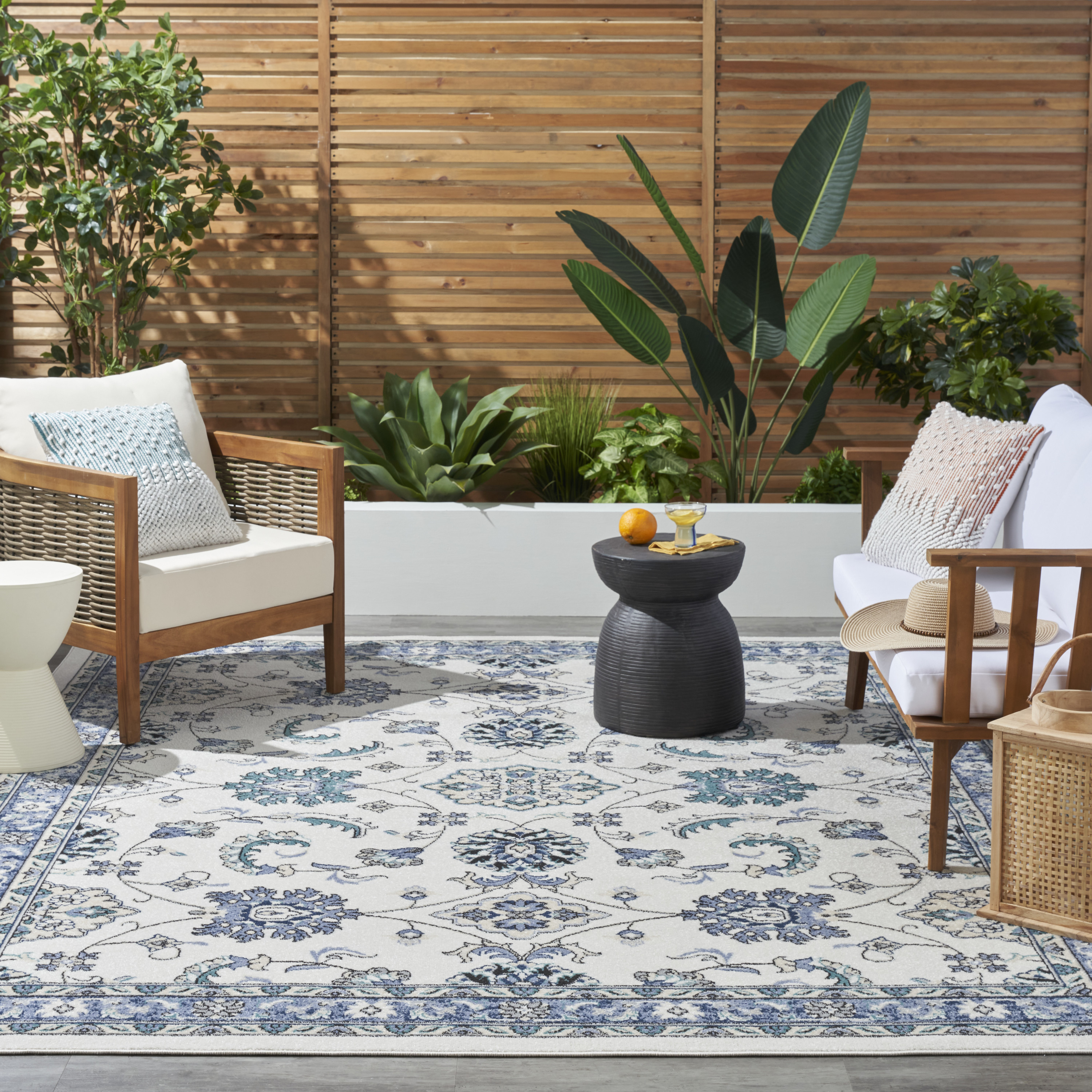 Nourison Nourison Essentials 5' x 7' Ivory Blue Vintage Rug