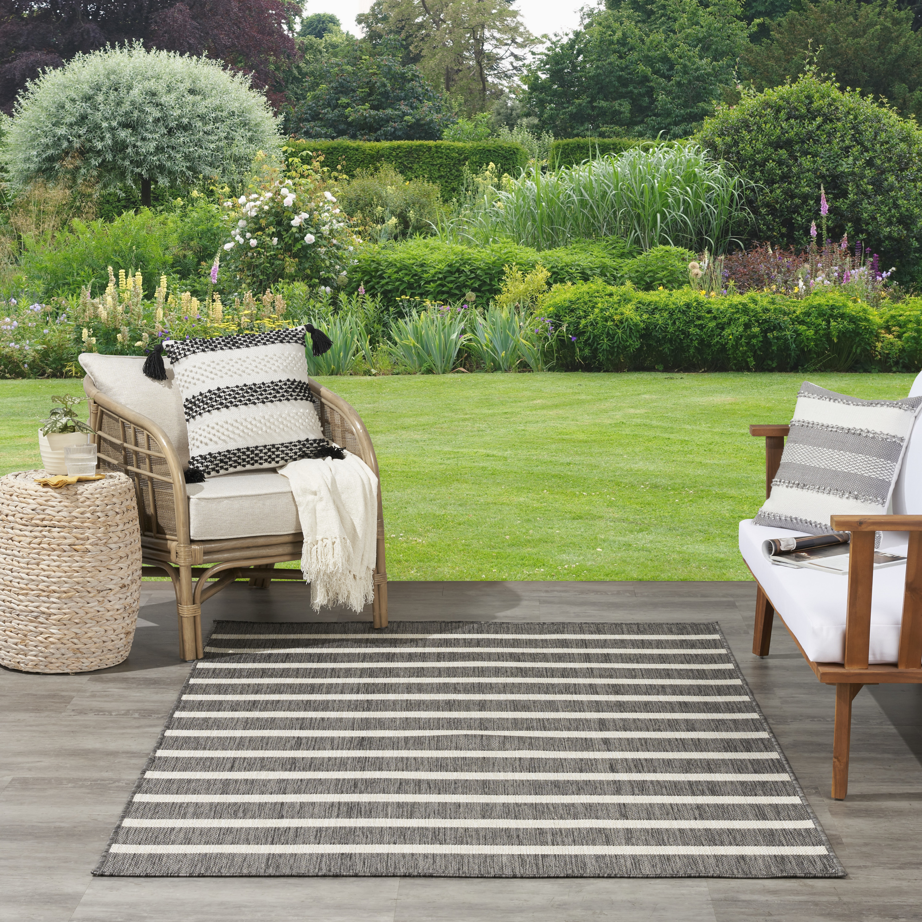 Nourison Positano 7' x 10' Charcoal Ivory Modern Rug