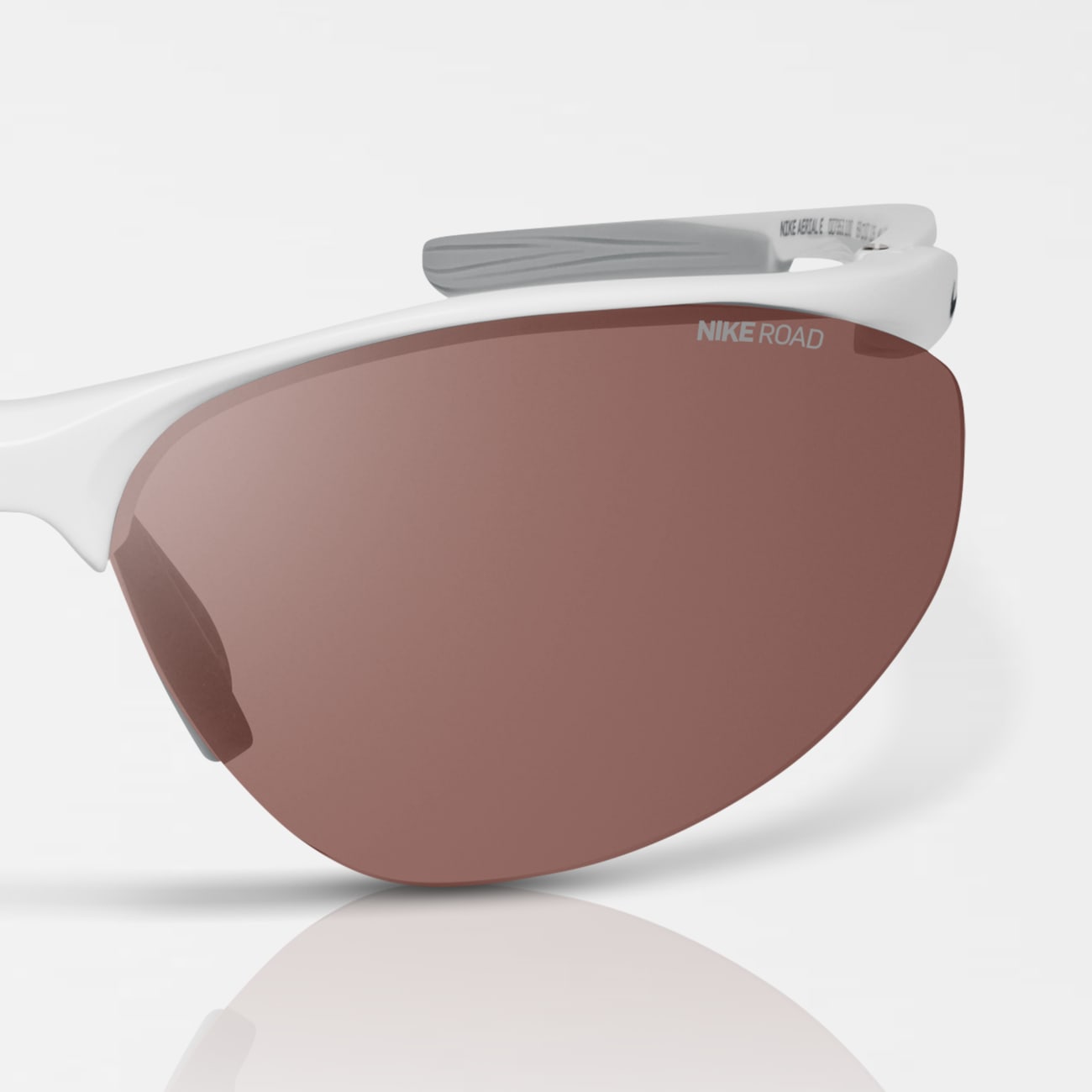 Nike Aerial Road Tint Lifestyle Image 3