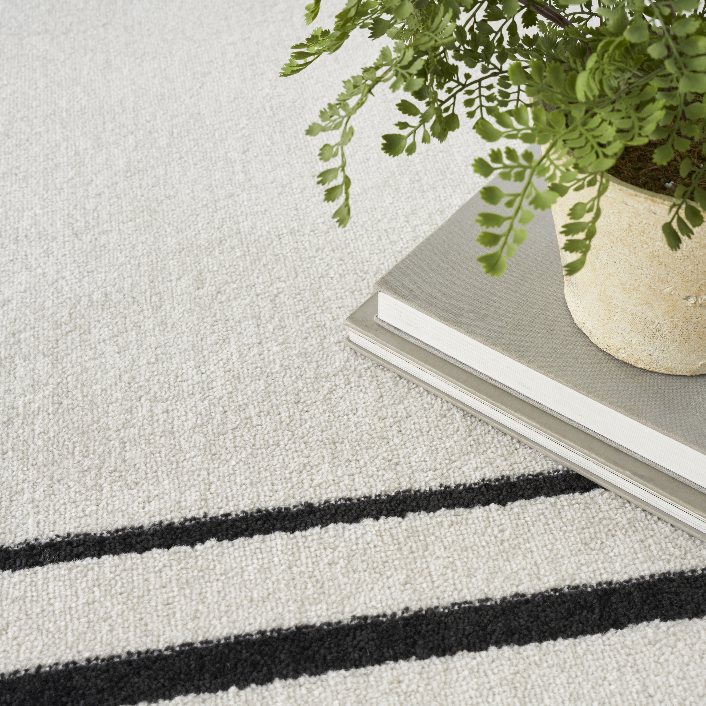 Nourison Nourison Essentials 5' x 7' Ivory Black Contemporary Rug