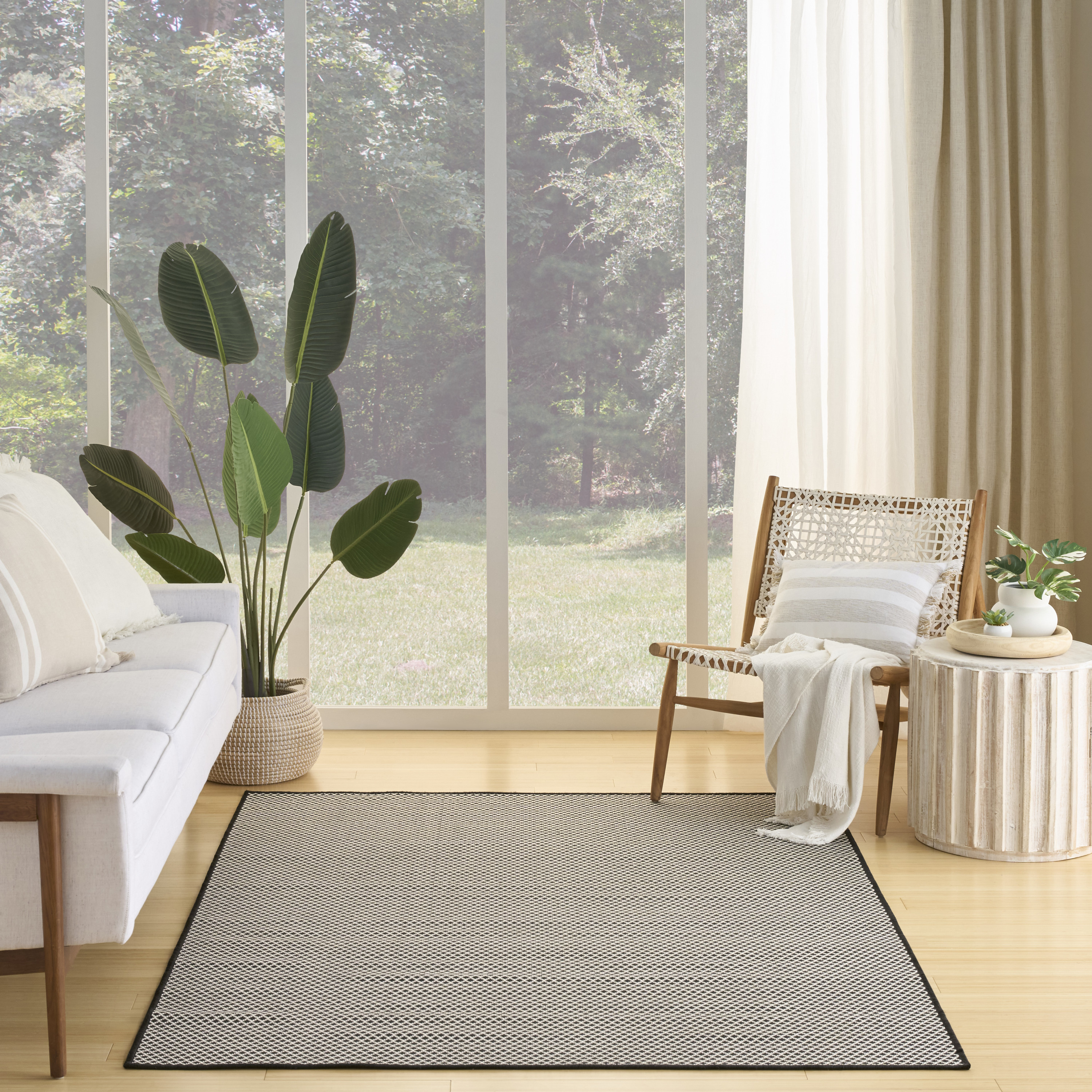 Nourison Courtyard 4' x 6' Black White Modern Rug