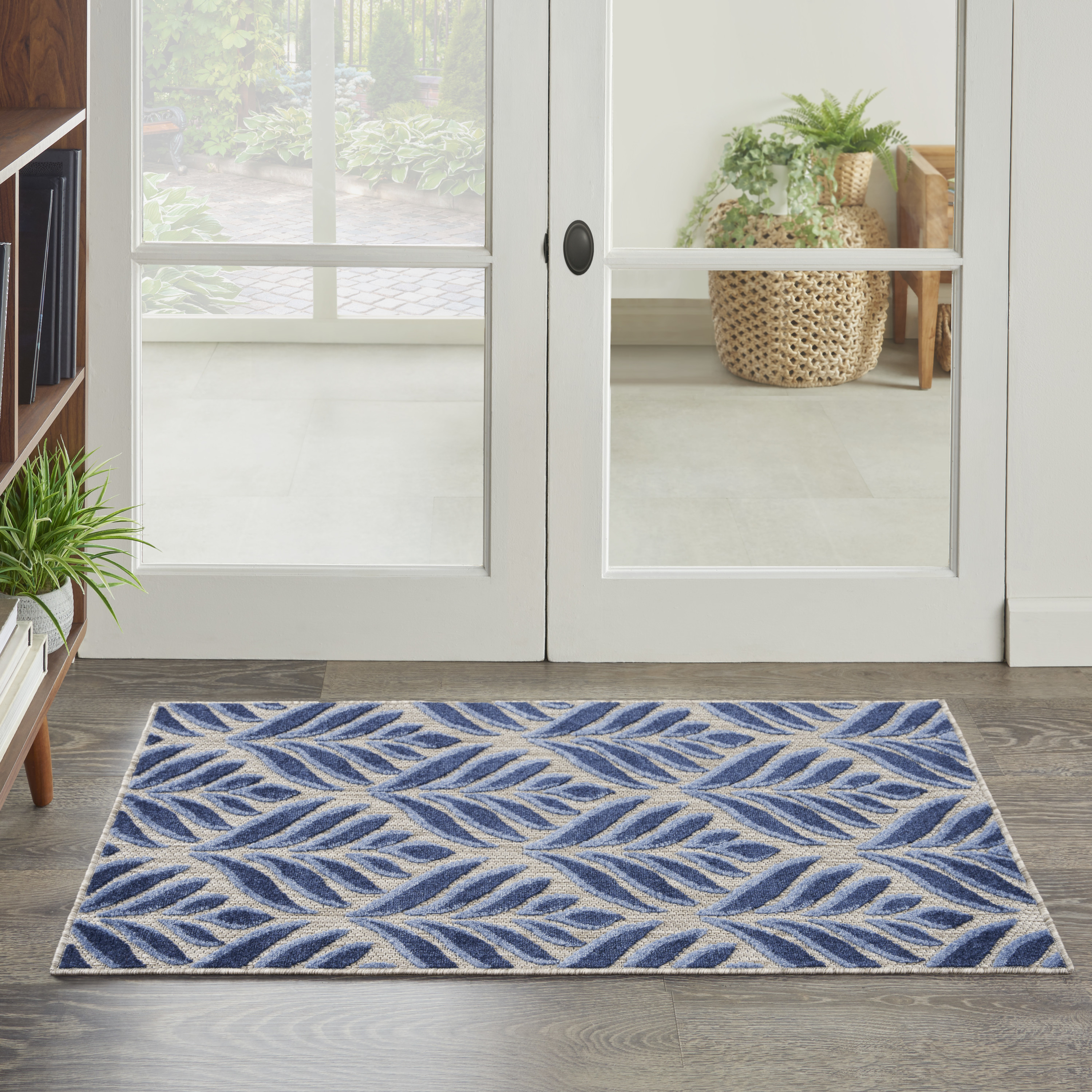 Nourison Aloha 2'8" x 4' Blue Tropical Rug