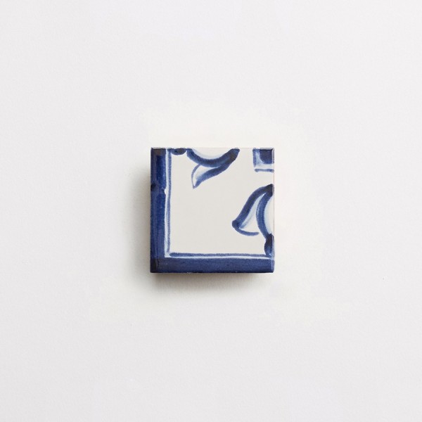 17th century: maiolica de delft | mezza border angle | cavalletta 