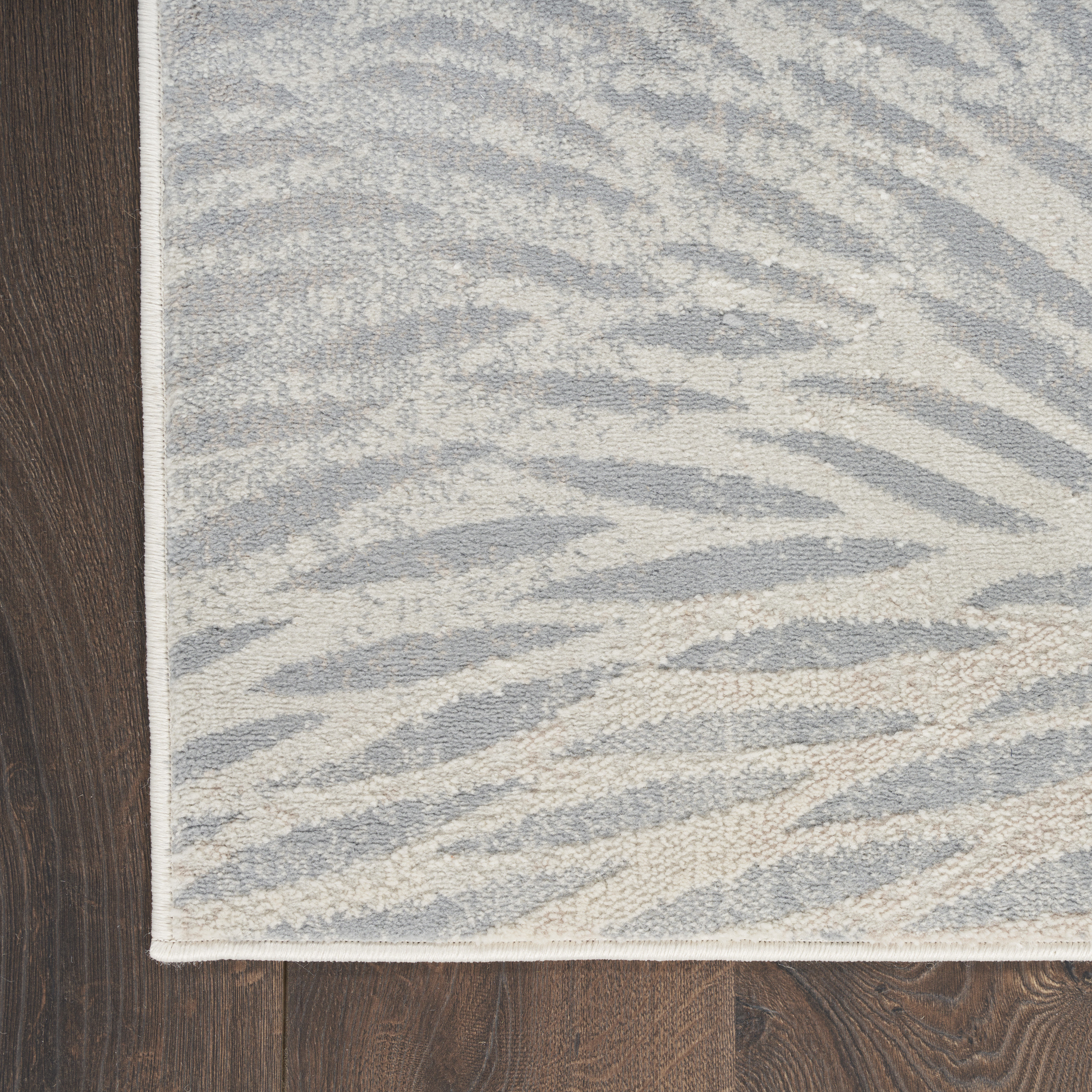 Nourison Lillian 5'3" x 7'3" Ivory Grey Modern Indoor Rug