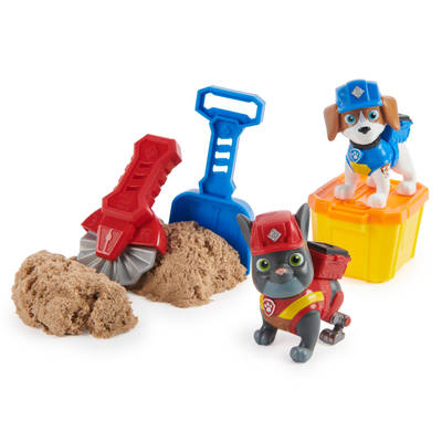 Rubble & Crew, Charger & Wheeler Action Figures, with Kinetic Build-It Sand & 2 Building Tools, PAW Patrol Kids Toys for Boys & Girls Ages 3 and Up
