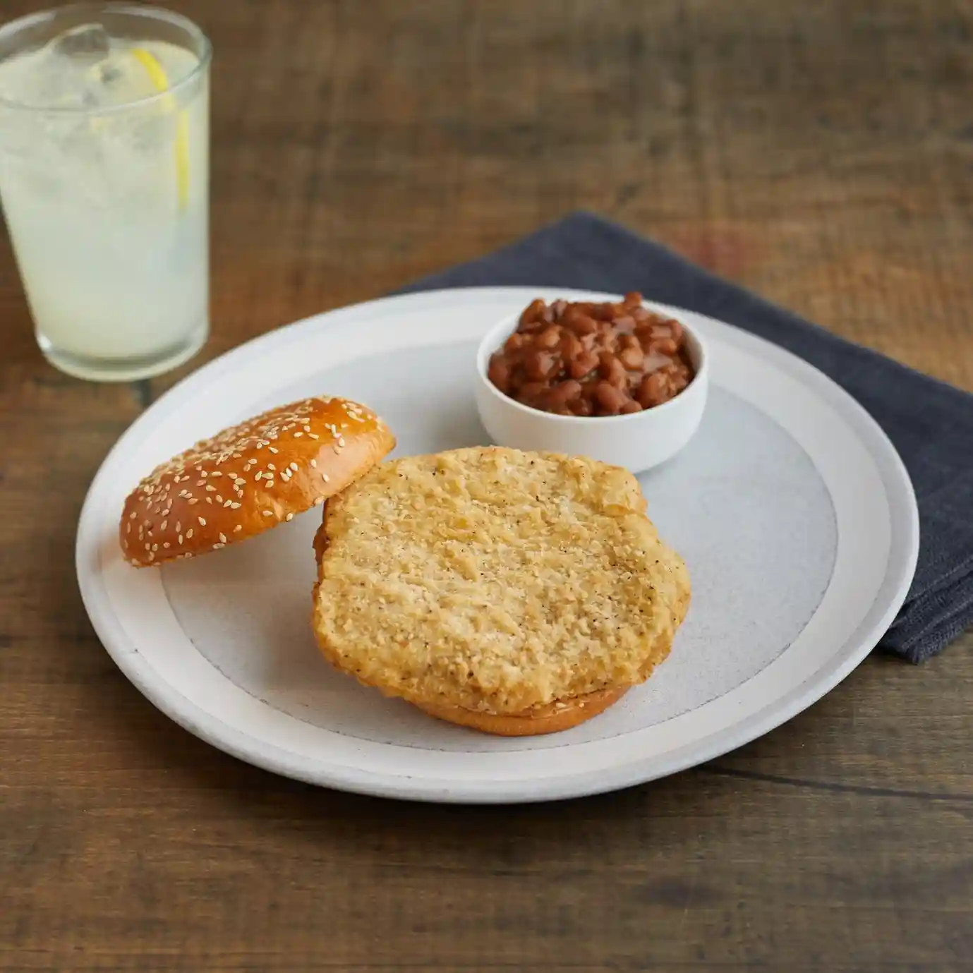 AdvancePierre™ Gold Label Exclusive Cut® Deluxe Whole Muscle Raw Breaded Pork Loin Fritters, 6 oz https://images.salsify.com/image/upload/s--hTeZM0wn--/q_25/xu5ap9fqjlqgz1zyikqi.webp