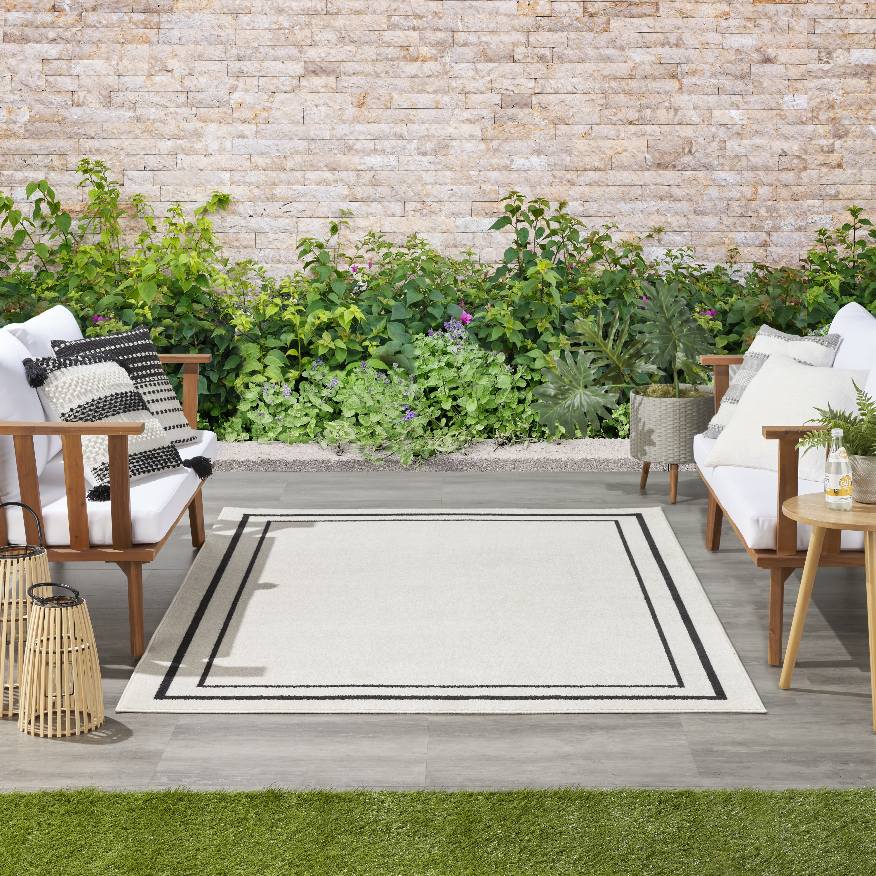 Nourison Nourison Essentials 5' x 7' Ivory Black Contemporary Rug
