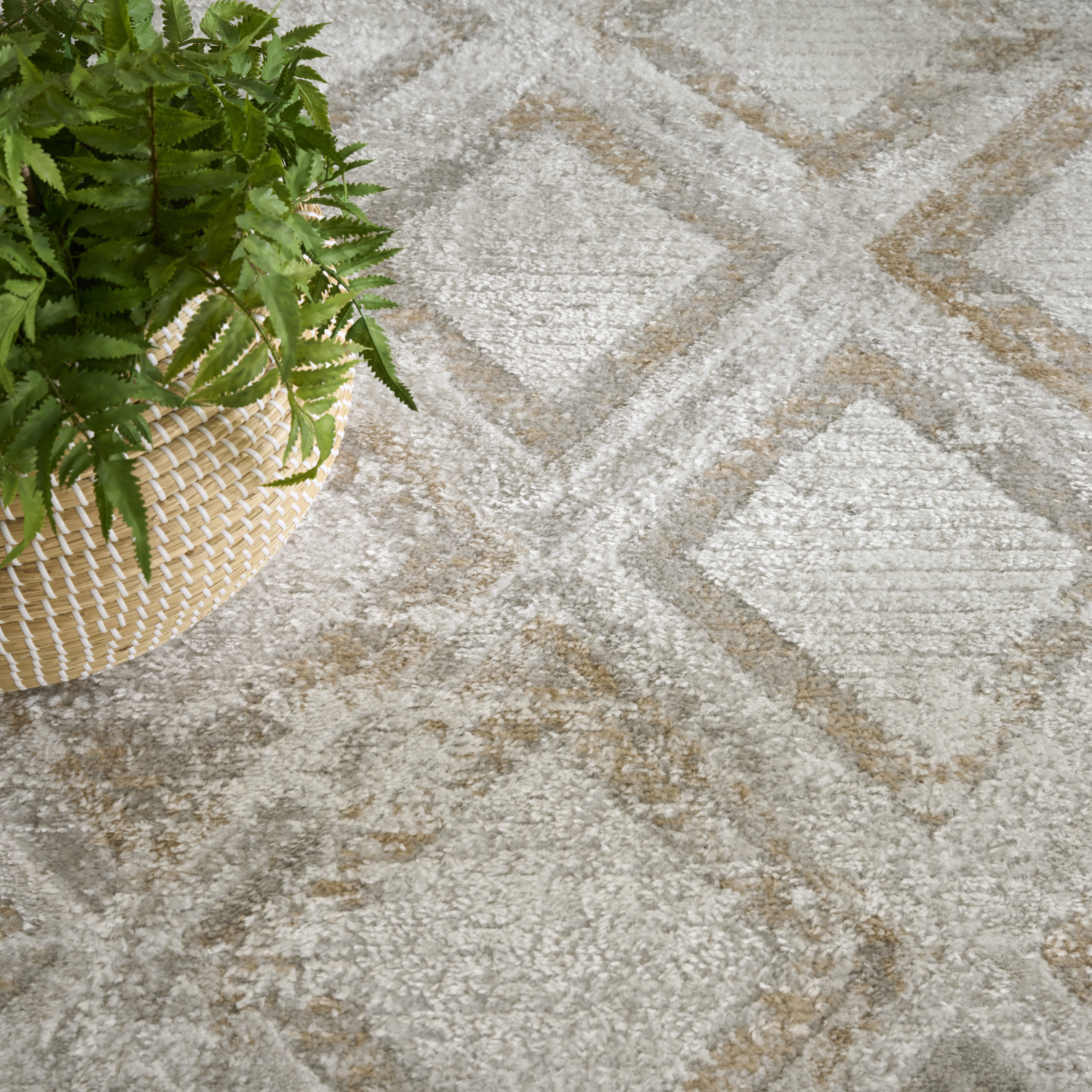 Nourison Dekor 4' x 6' Grey Modern Indoor Rug