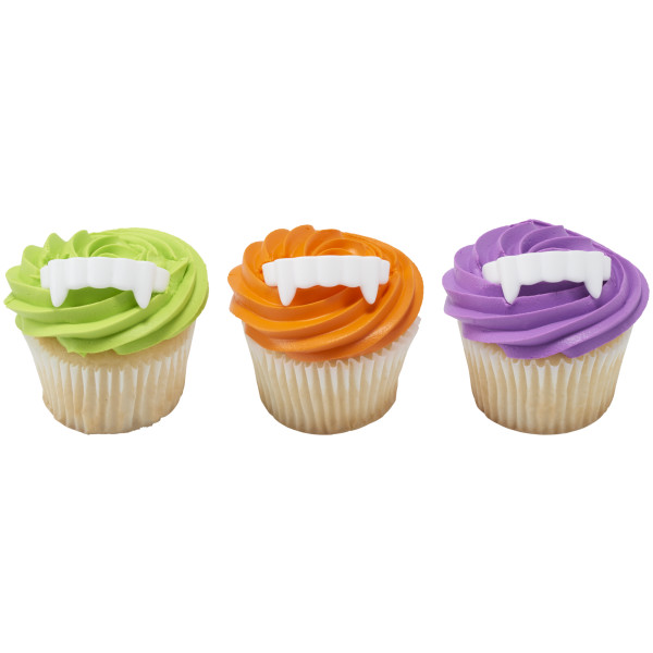 Vampire Fangs Cupcake Layon