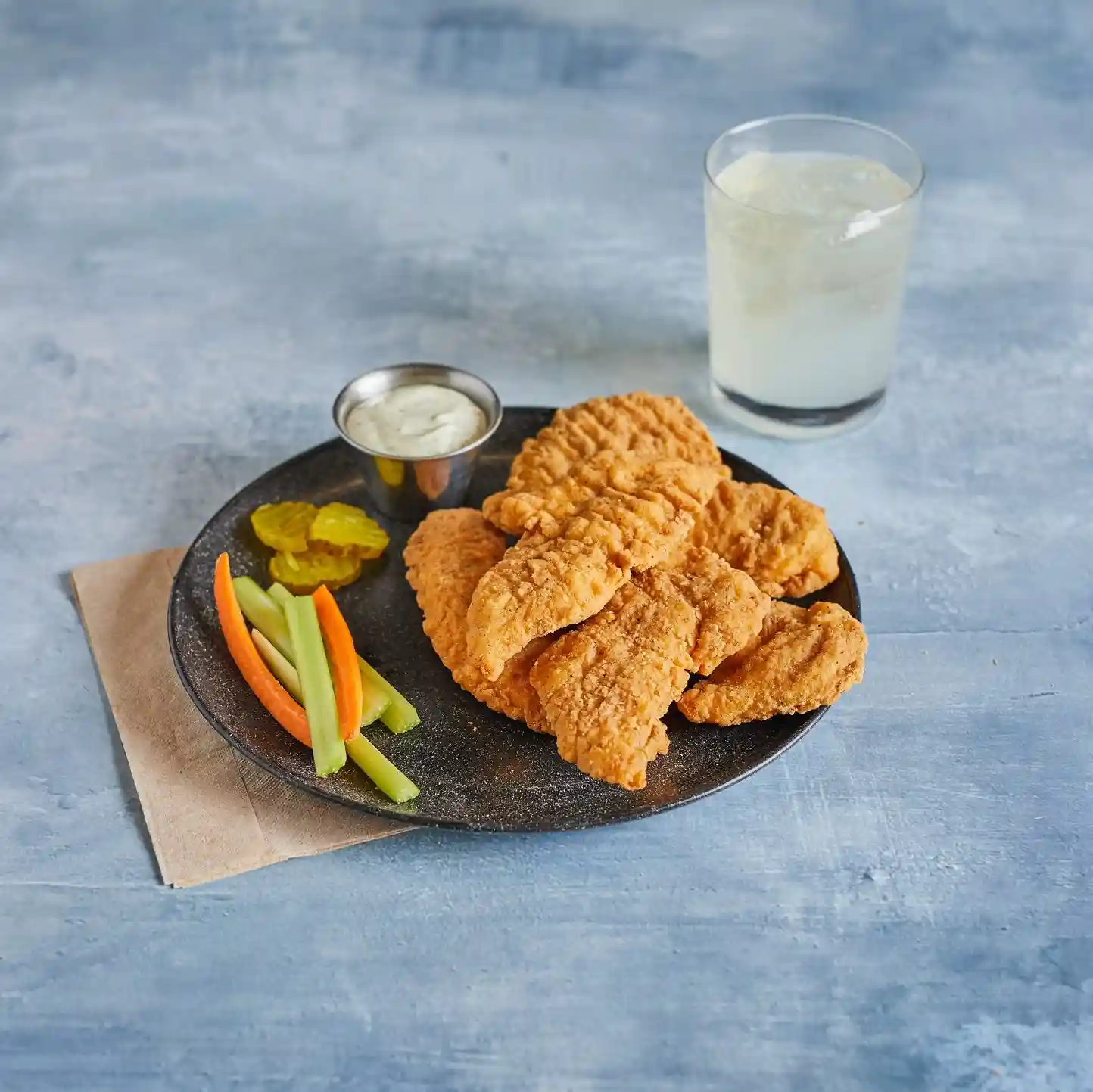 Tyson® Uncooked Lightly Breaded Chicken Tenderloins https://images.salsify.com/image/upload/s---LYAHWeE--/q_25/nixe5mzyz81kktpca7od.webp