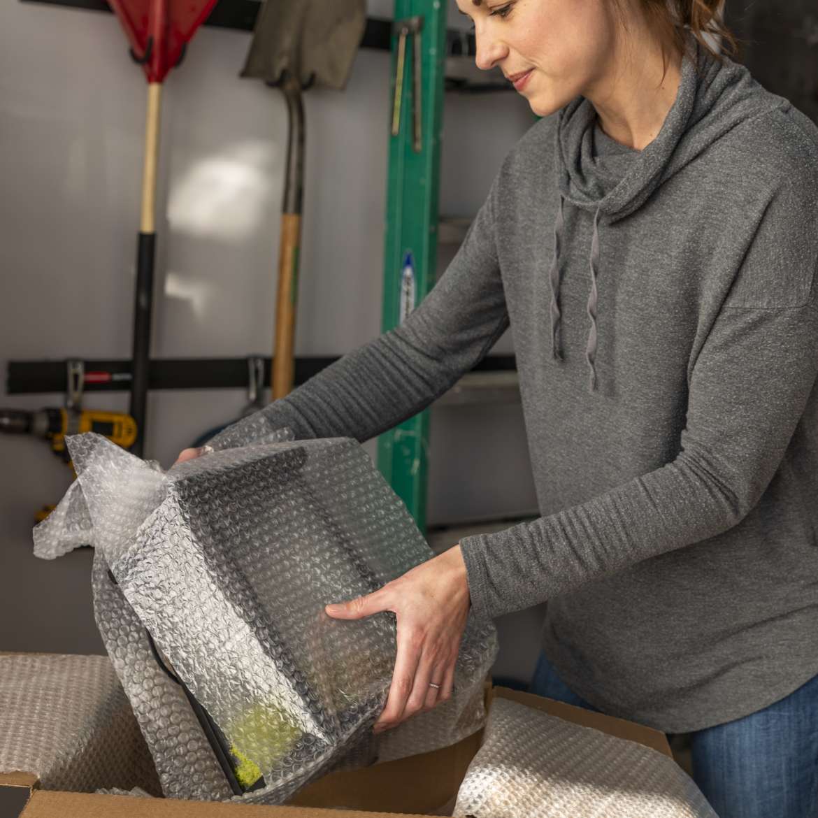 Duck® Brand Small Bubble Cushioning Wrap