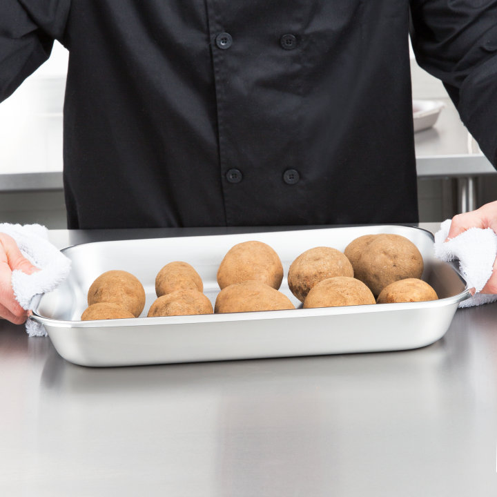 4 ¾-quart stainless steel bake and roast pan in natural finish