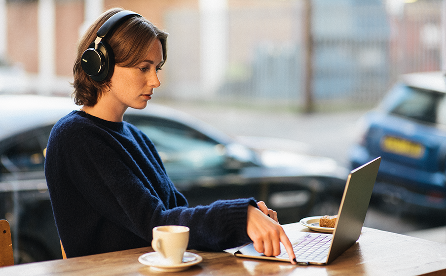 AKG N9 Hybrid, Wireless over-ear noise cancelling headphones.