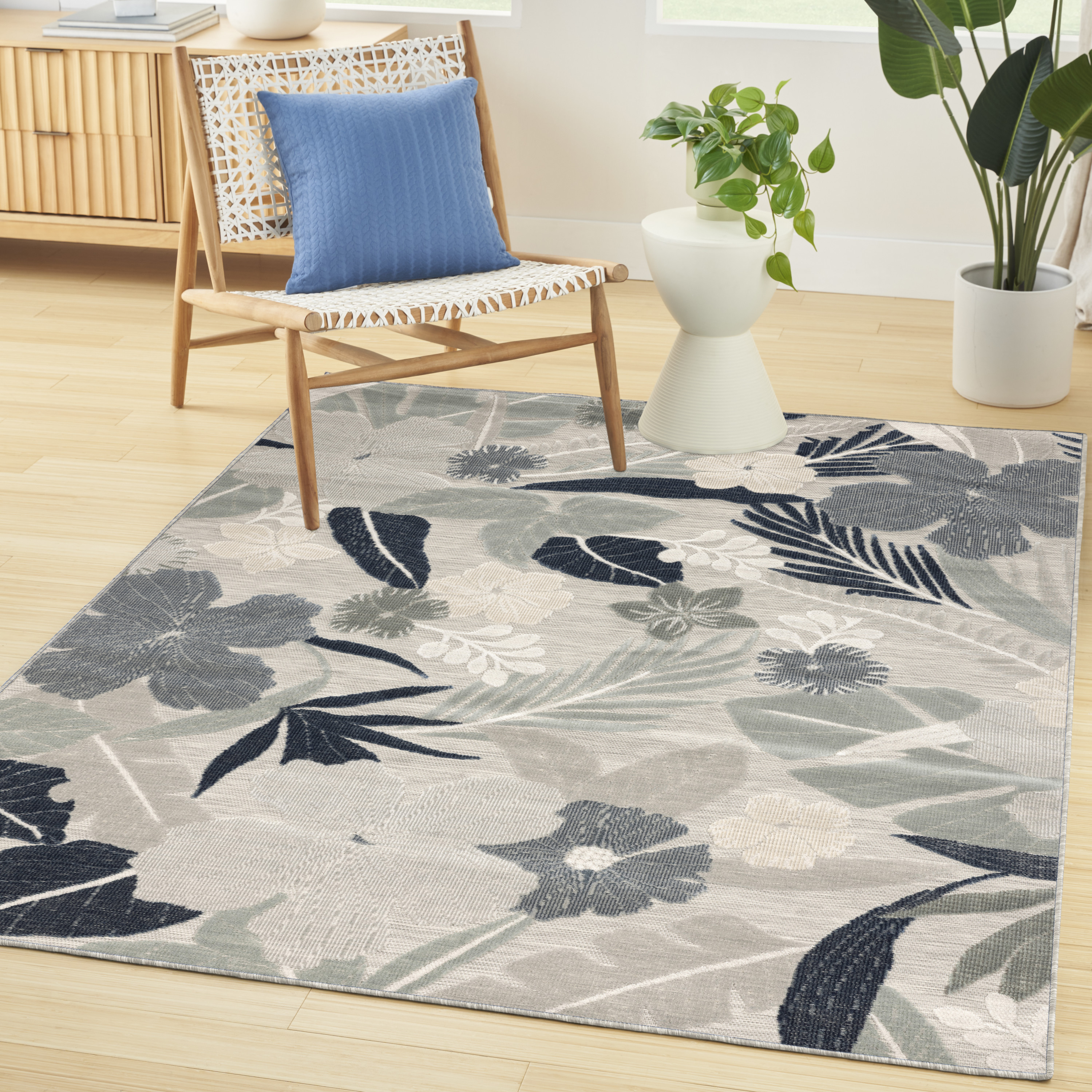 Nourison Suncoast 5'3" x 7'3" Grey Navy Tropical Rug