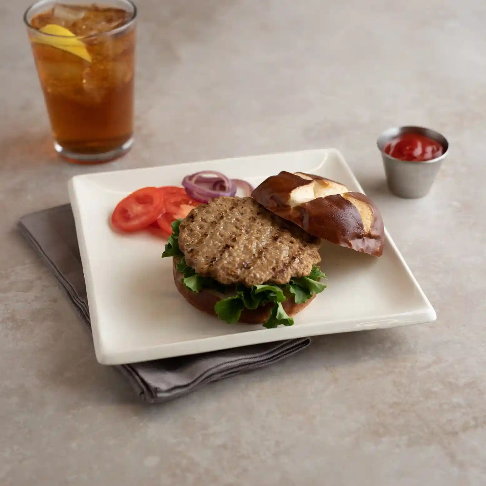 Tenderbroil® Flame Grilled Beef and Jalapeno Patties https://images.salsify.com/image/upload/s--AaLlqMdl--/q_25/g3grqhhie0jgwklwhkbt.webp