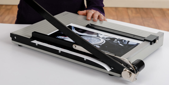 Dahle Vantage® Series Dahle Vantage® Trimmers and Self-Healing Cutting Mats offer top-quality performance and durability for everyday use.