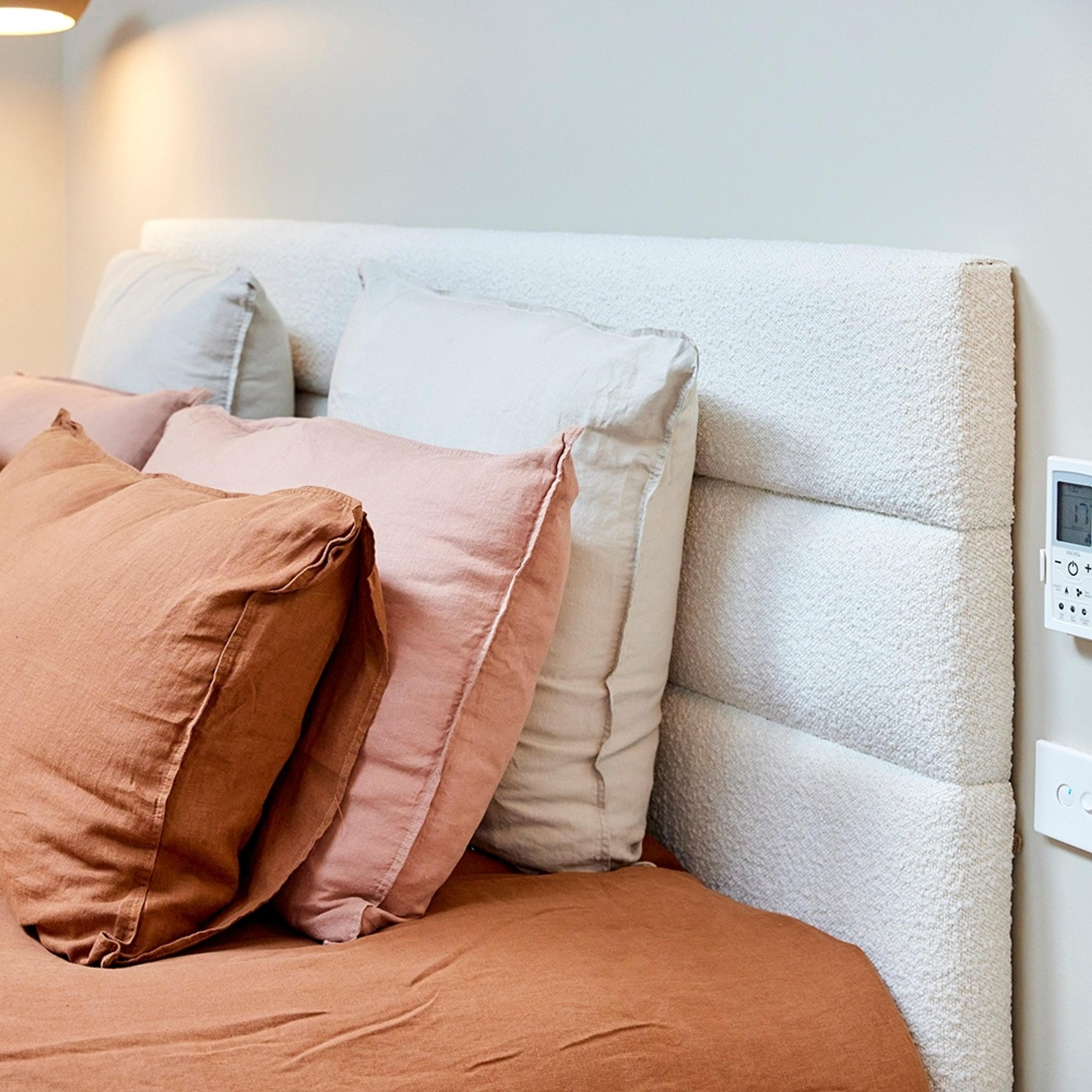 Detail image of the  Tori Bedhead, Ovis Ivory from Forty Winks