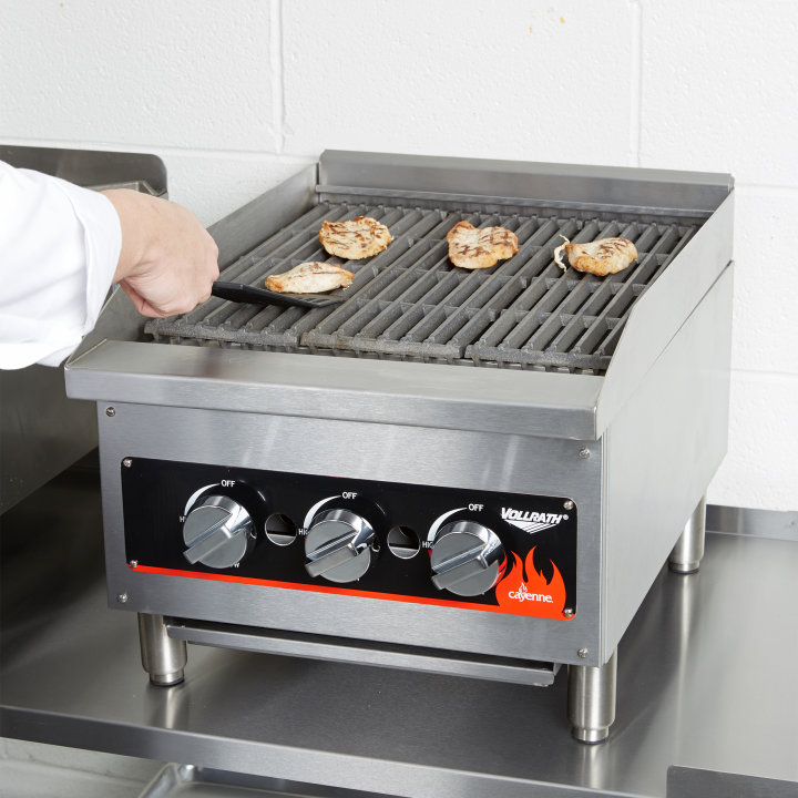 18-inch Cayenne® medium-duty radiant / lava rock charbroiler