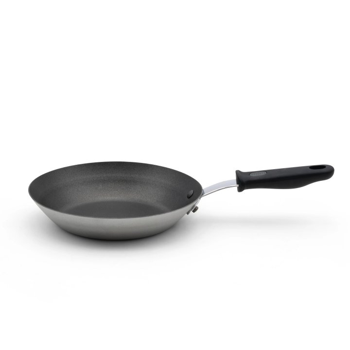 8 ½-inch carbon steel induction fry pan with SteelCoat x3™ nonstick coating and silicone handle