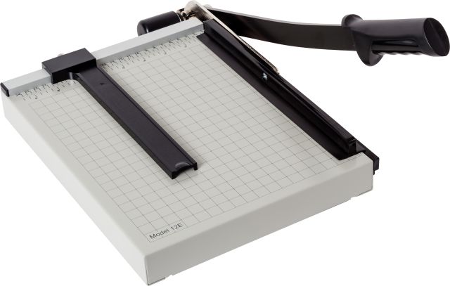 Dahle Vantage® Guillotines are accurate and sturdy, ideal for everyday trimming tasks and creative projects.