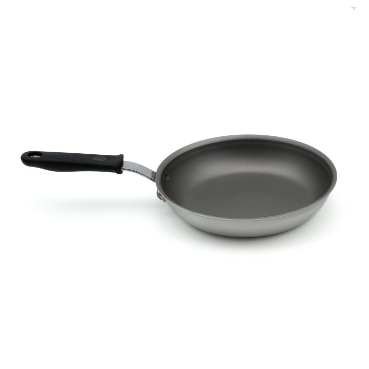 10-inch Wear-Ever® rivetless fry pan with PowerCoat2™ nonstick coating and silicone handle