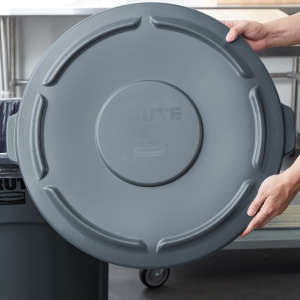 Rubbermaid Commercial, BRUTE, Self-Draining, Round, Resin, 55 gal, Gray, Receptacle Lid