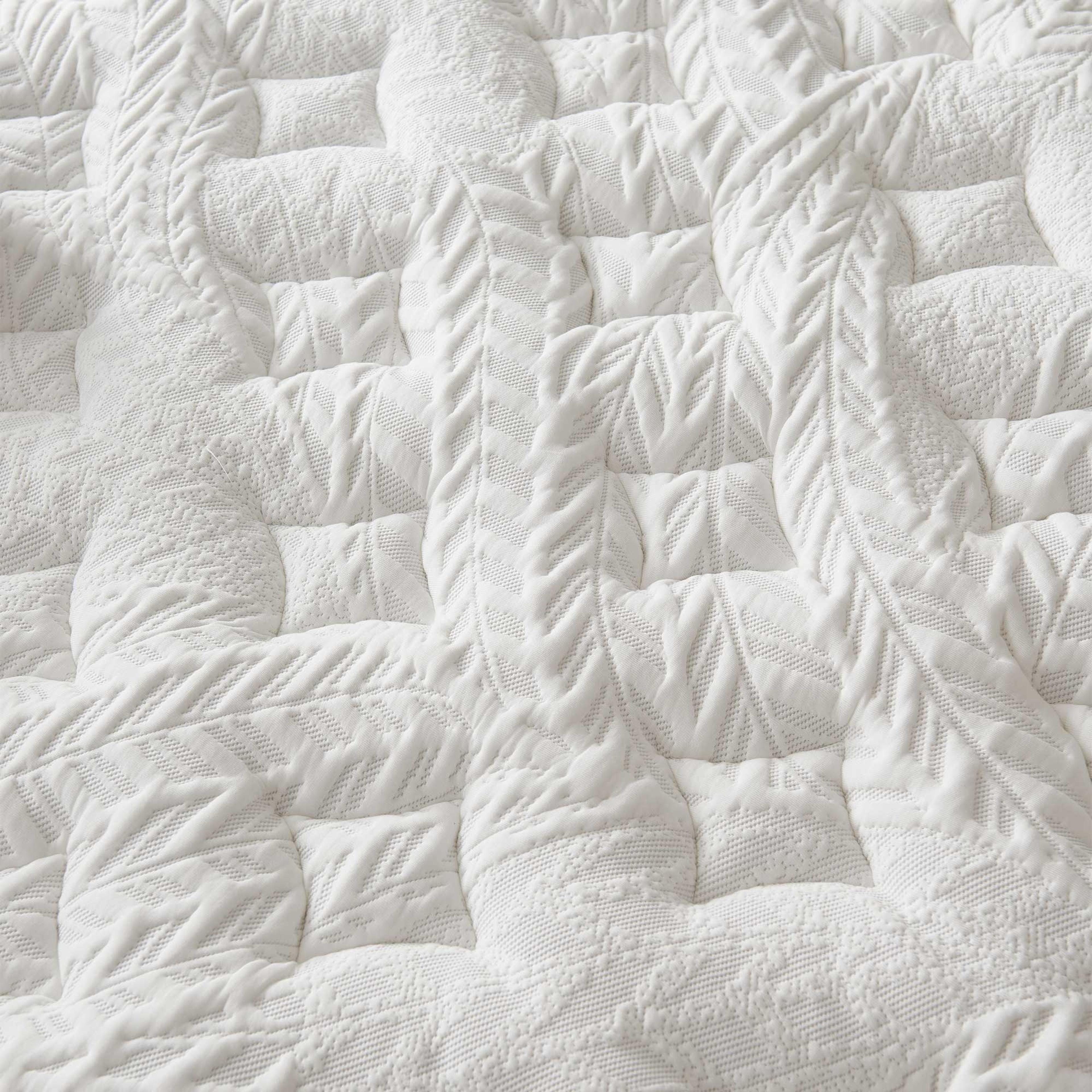 Detail image of the  King Koil Platinum Luxury Vista Mattress, Plush from Forty Winks