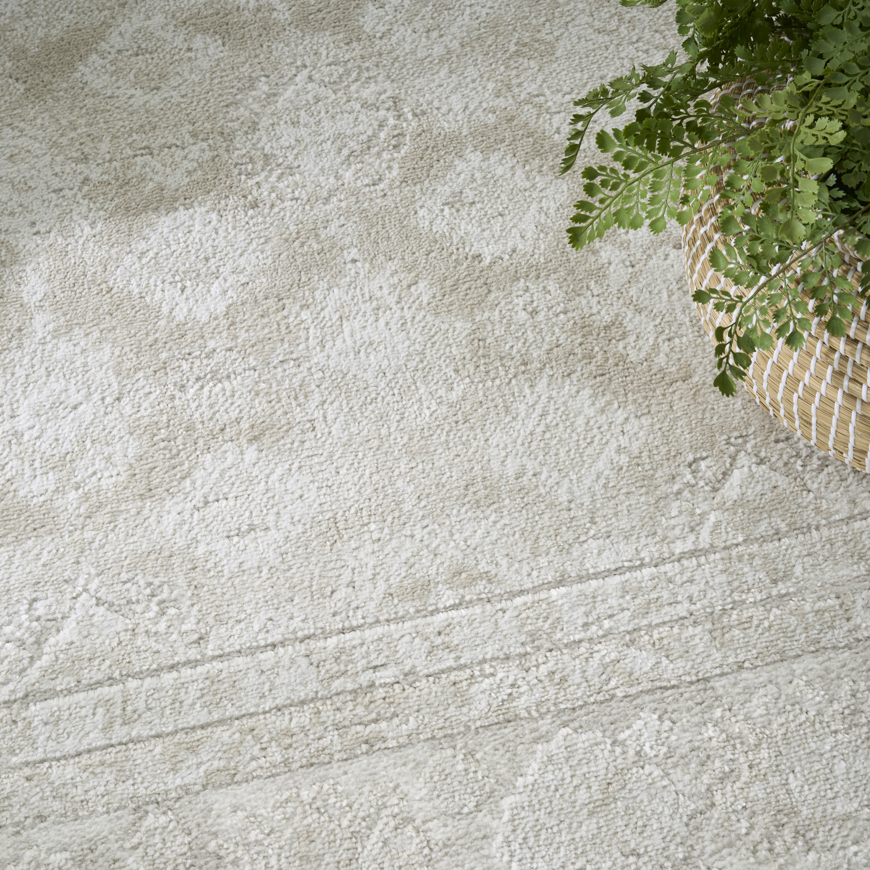 Nourison Dekor 4' x 6' Ivory Beige Vintage Indoor Rug