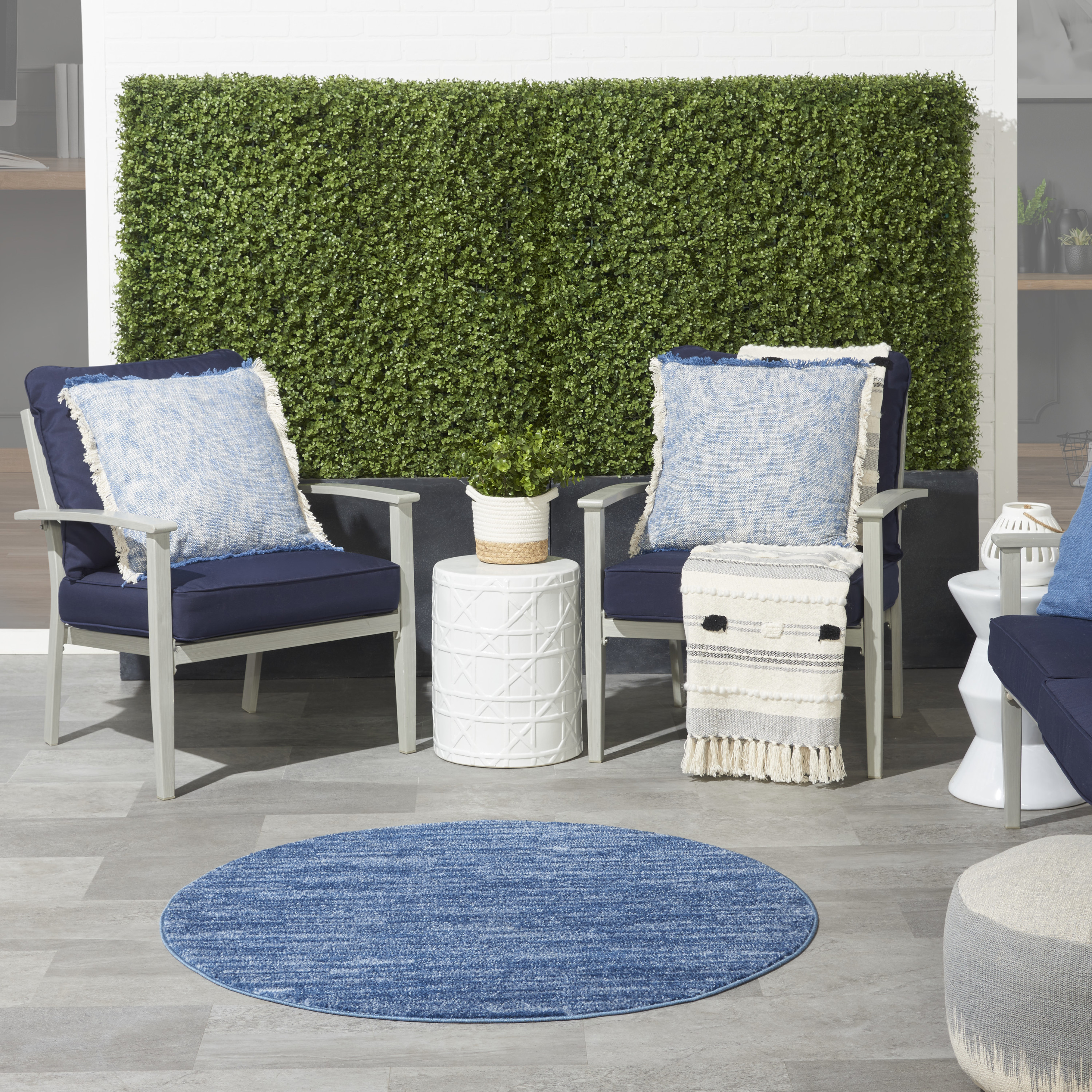 Nourison Nourison Essentials 4' x Round Navy Blue Outdoor Rug