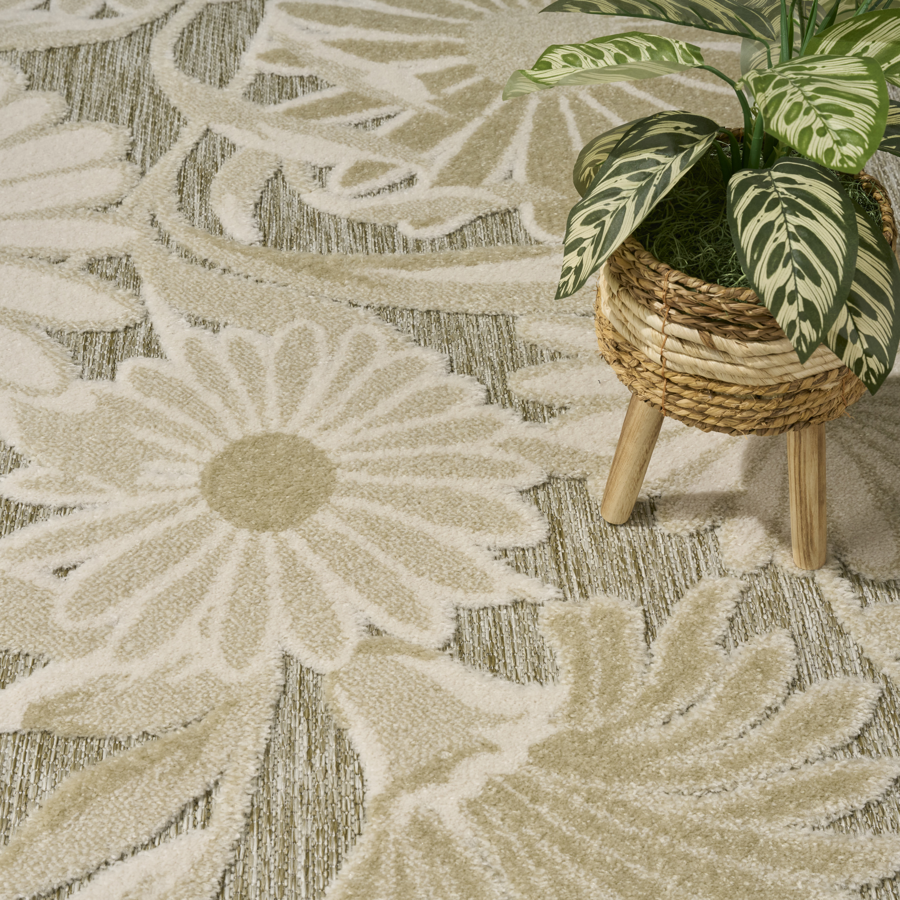 Nourison Aloha 5'3" x 7'5" Ivory Sage Outdoor Rug