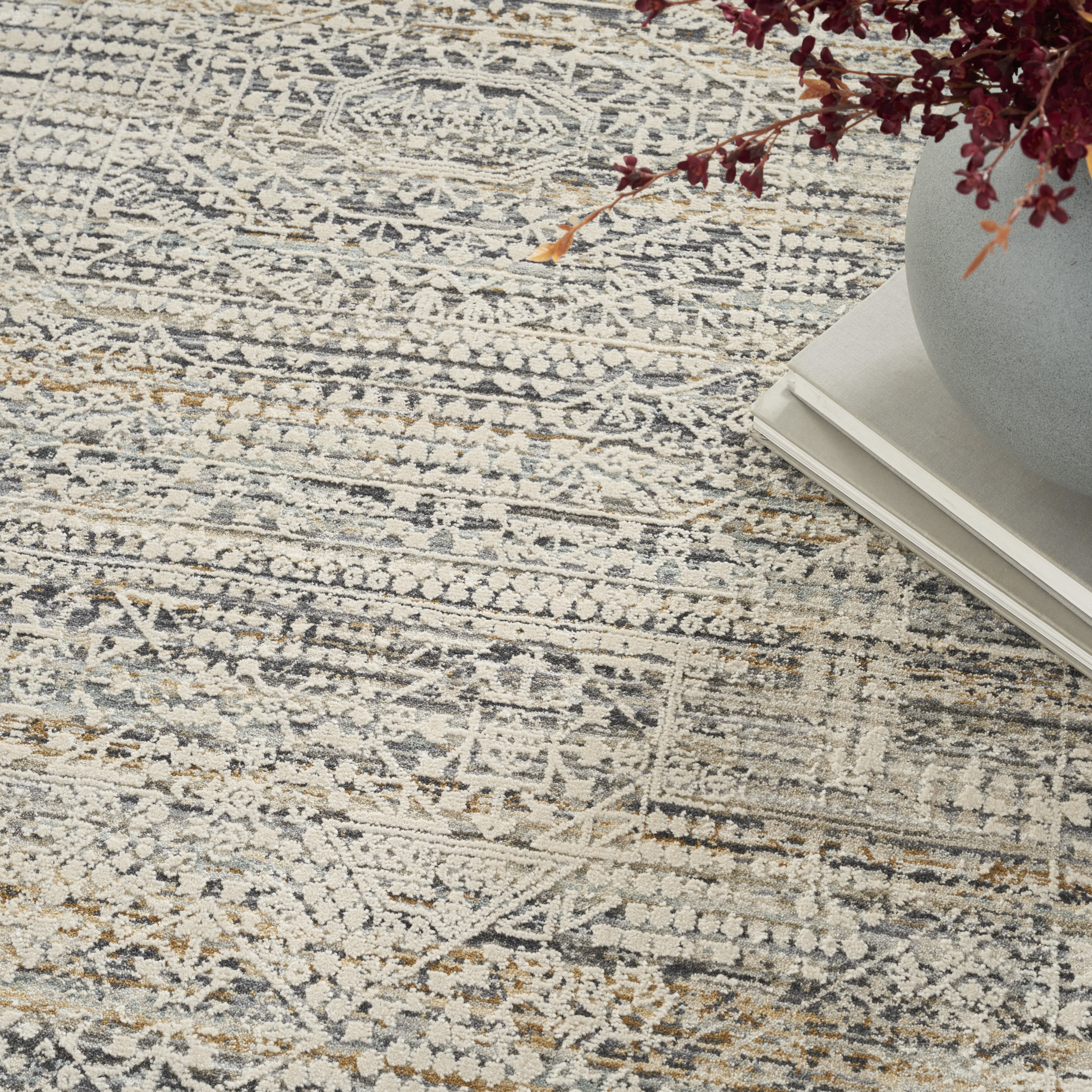 Nourison Lynx 5'3" x 7'10" Ivory Slate Vintage Indoor Rug