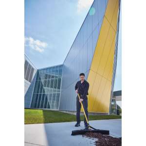 Rubbermaid Commercial, Maximizer, 36in, Medium Push to Center Push Broom, Polypropylene Bristles, Black