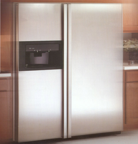 GE Profile™, 630 ltr, Spill Proof, Dispenser
