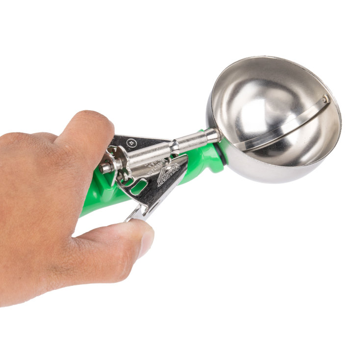 2.66-ounce one-piece thumb disher with green handle