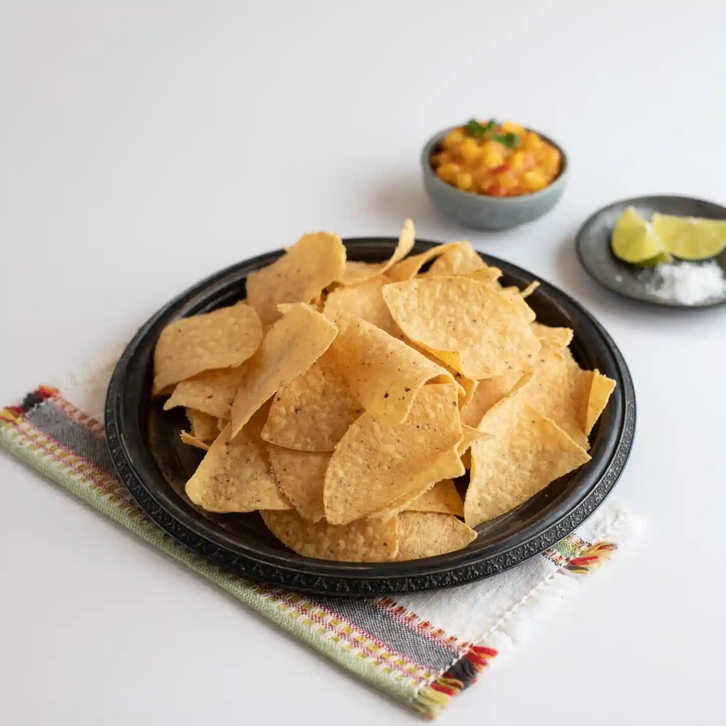 Mexican Original® White Quarter Cut Tortilla Chips https://images.salsify.com/image/upload/s--kadqwLjc--/q_25/vvwgasrgrtzp21atofze.webp