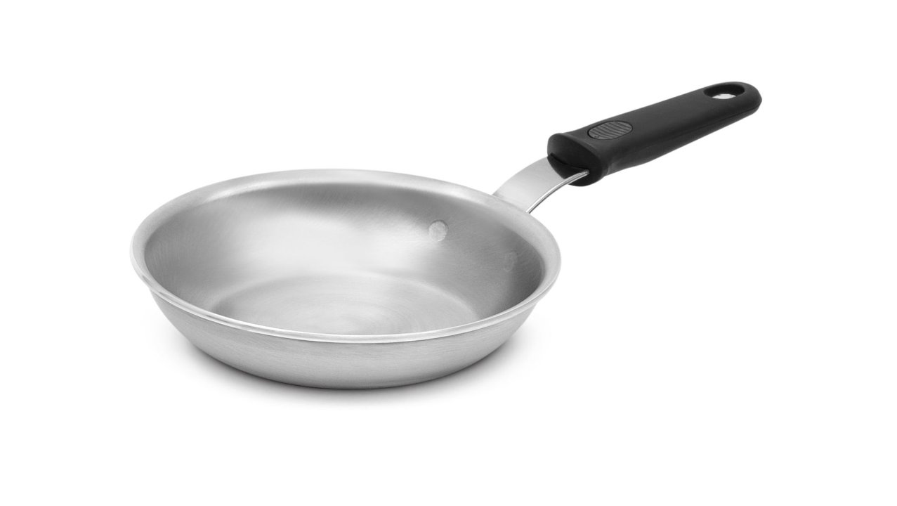 7-inch Wear-Ever® rivetless fry pan with natural finish and silicone handle