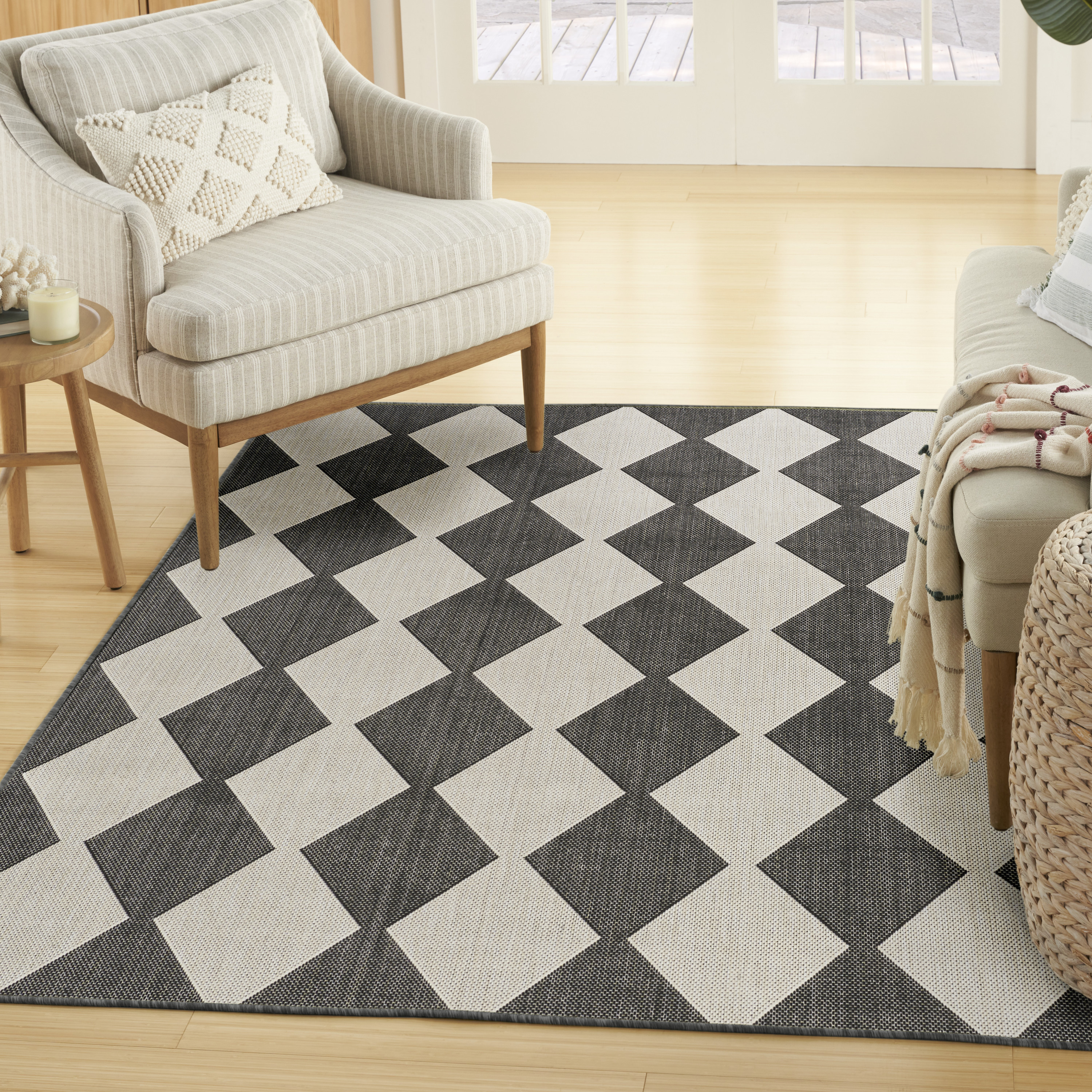 Nourison Positano 4' x 6' Black Modern Rug