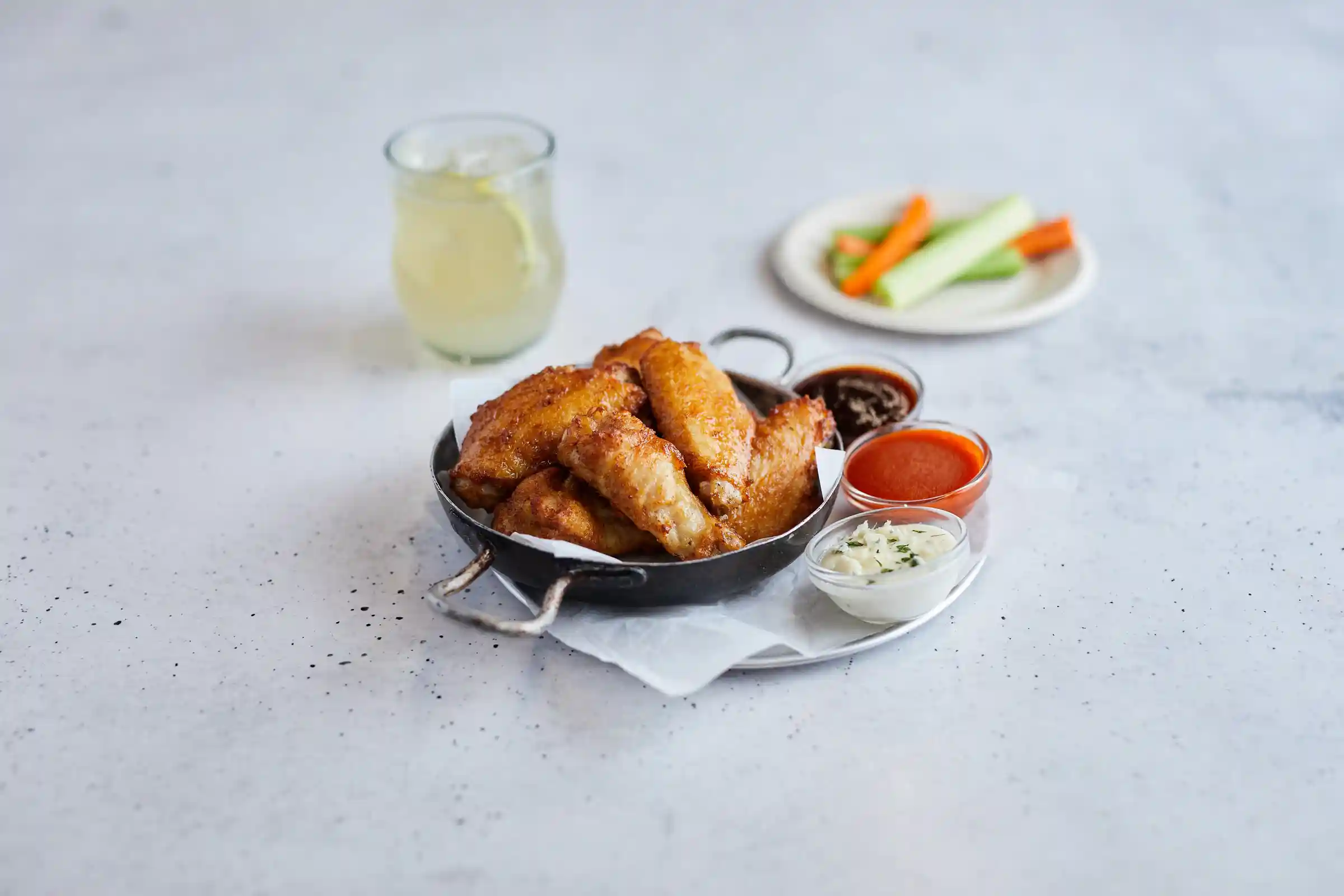 Tyson® 100% All Natural* Jumbo Bone-In Chicken Wing Sections https://images.salsify.com/image/upload/s--Xu0cv6Zu--/q_25/vcnm8vkxiaulwaaatlrk.webp