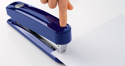 
Power Assist provides additional stapling power for 50% less effort for up to 8 sheets.