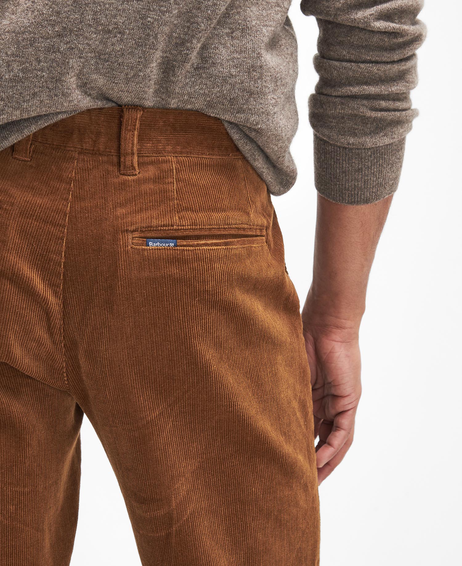 Pantaloni in velluto stretch a coste sottili dalla vestibilità leggermente aderente image number 4