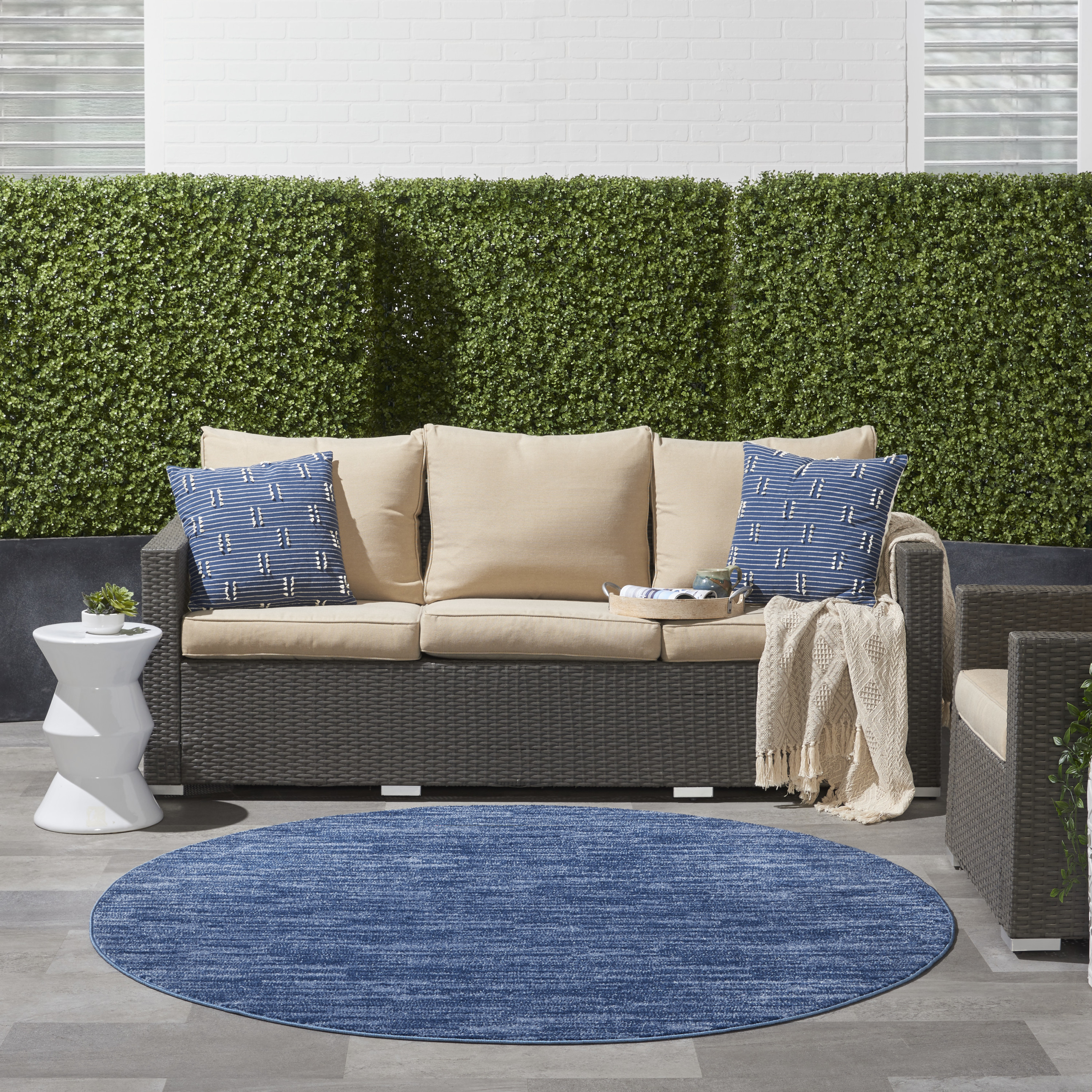 Nourison Nourison Essentials 6' x Round Navy Blue Outdoor Rug