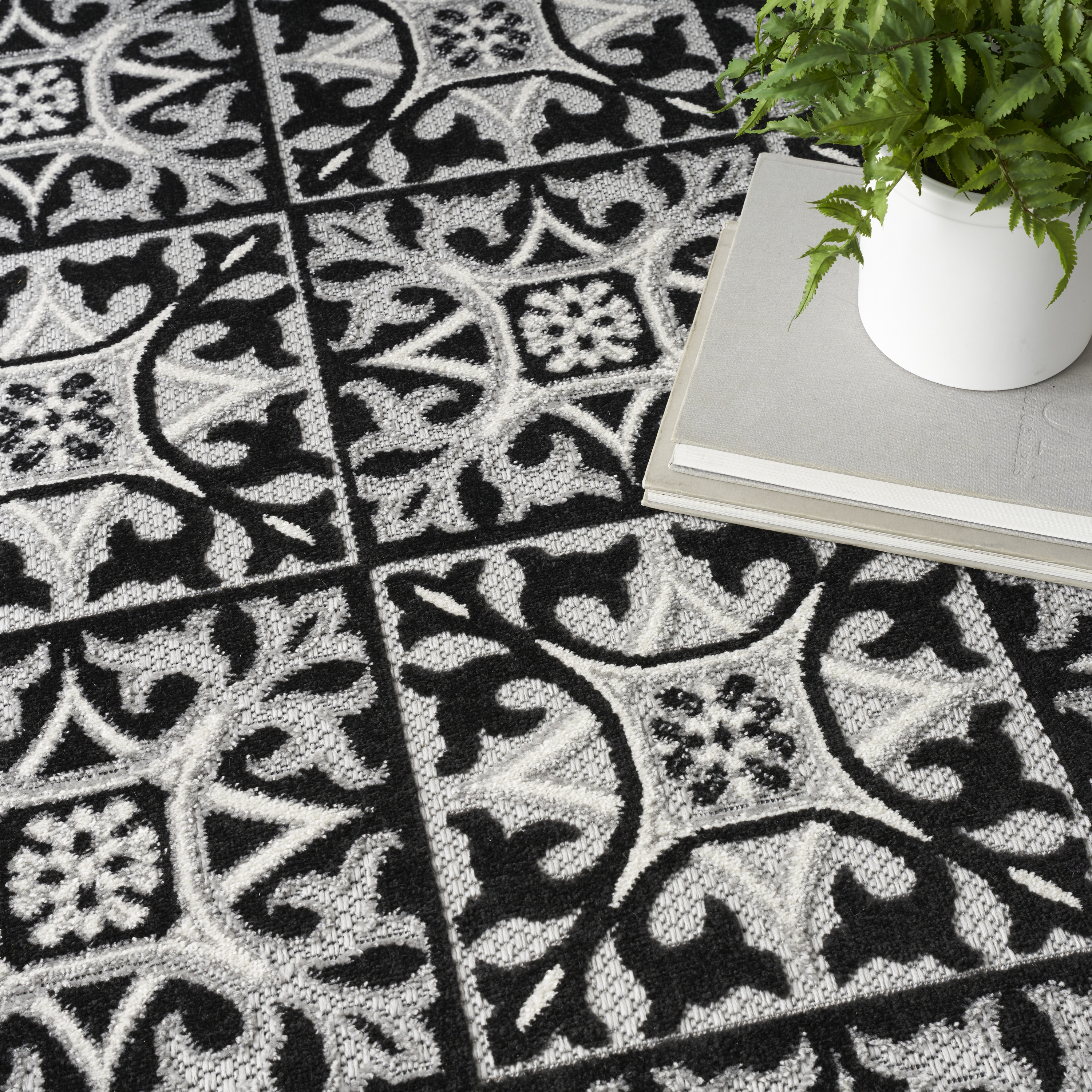 Nourison Aloha 7' x 10' Black White Contemporary Rug