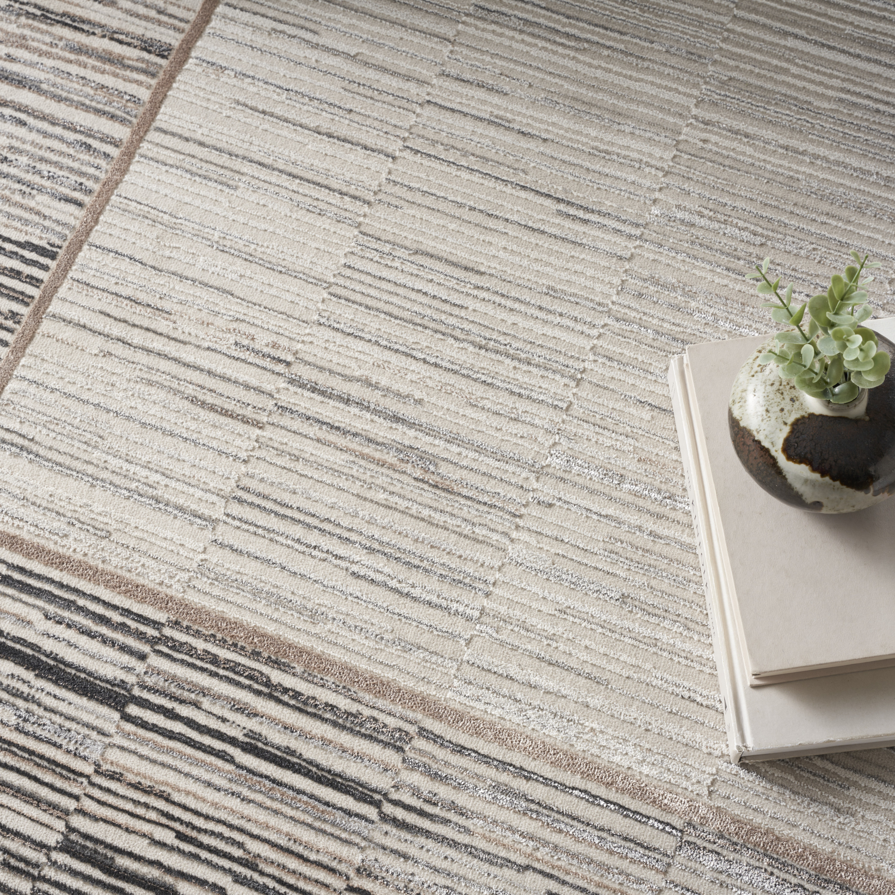 Nourison Desire 7'10" x 9'10" Grey Black Modern Indoor Rug