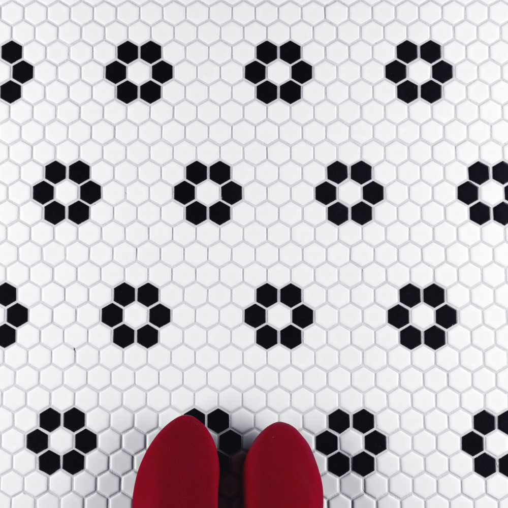 Metro 1″ Hex Matte White w/Flower 10-1/4 in. x 11-7/8 in. Porcelain Mosaic Tile
