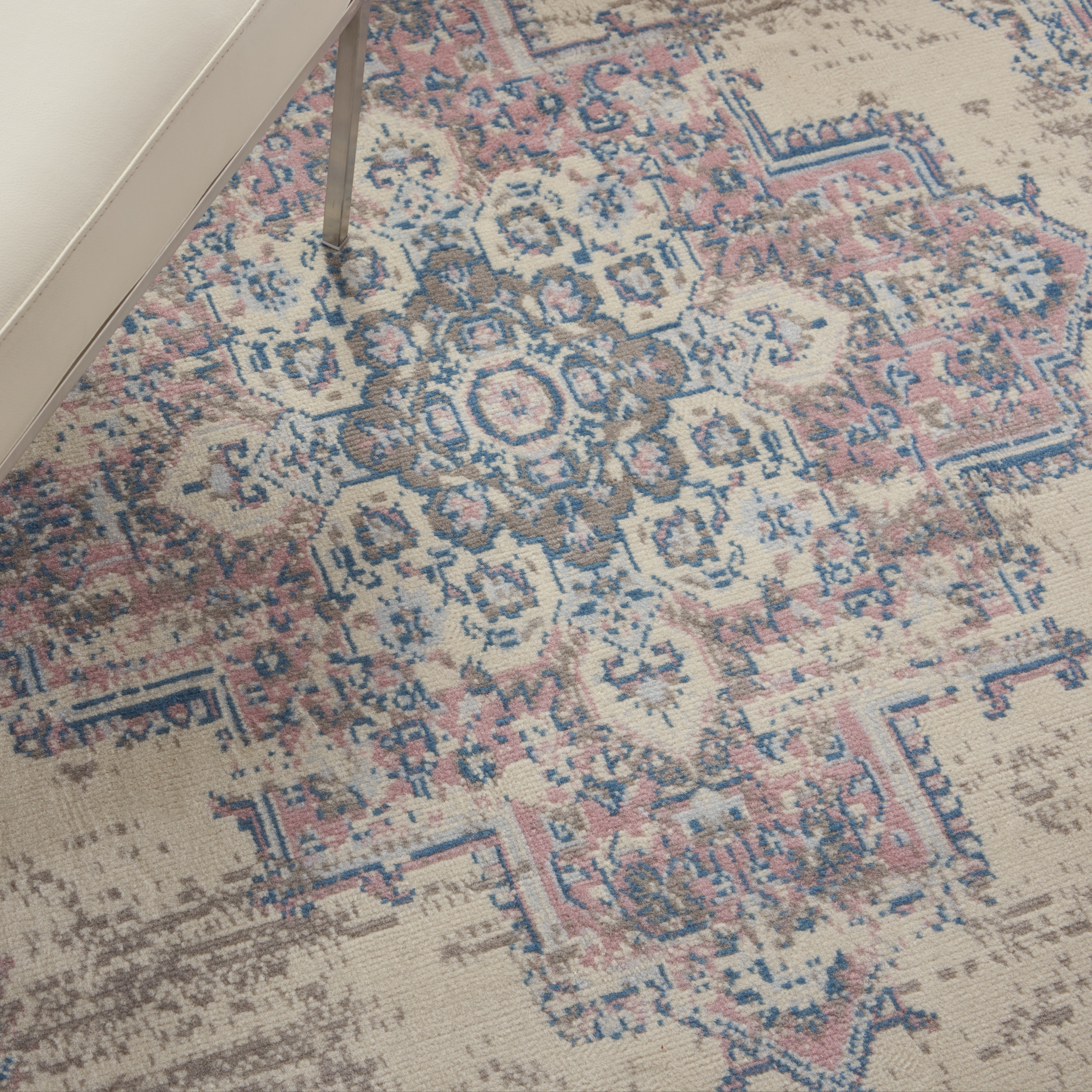 Nourison Grafix 3'9" x 5'9" Ivory Pink Vintage Indoor Rug