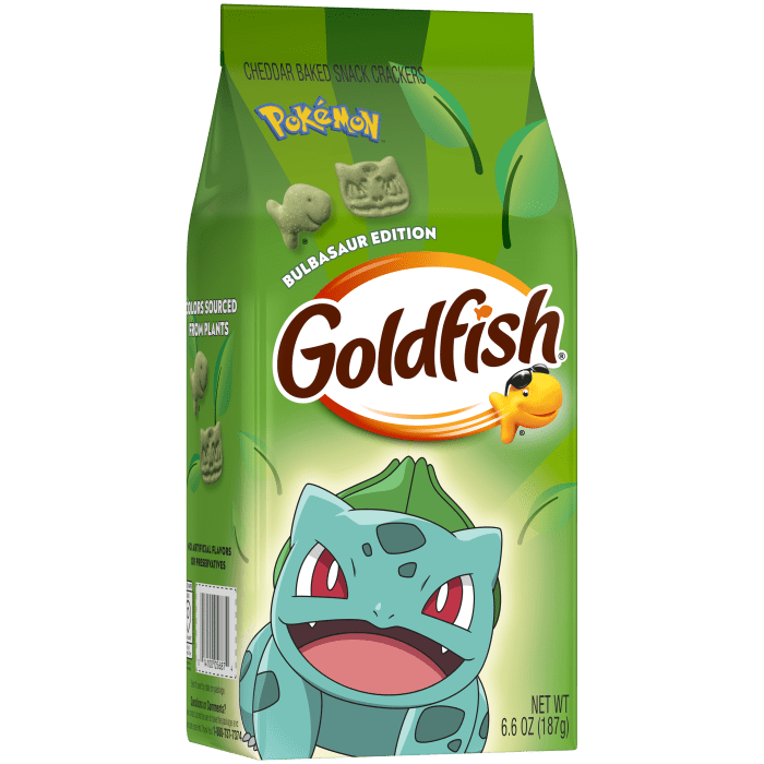 Goldfish® Pokémon Bulbasaur Cheddar Baked Snack Crackers, 6.6 oz, bag - Left Angle Image