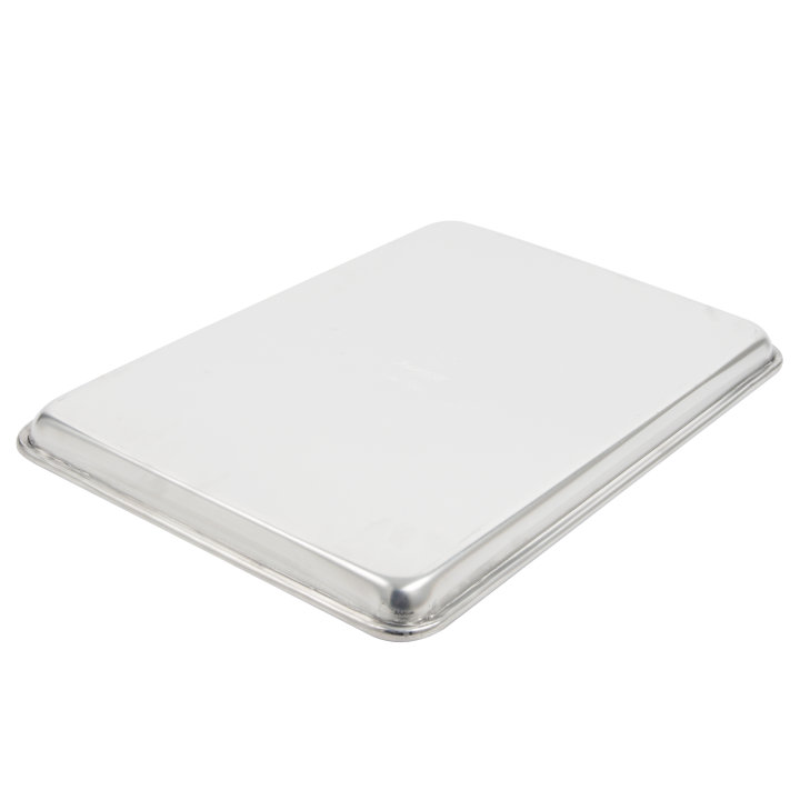 16-Gauge Half-size Wear-Ever® heavy-duty aluminum sheet pan with natural finish