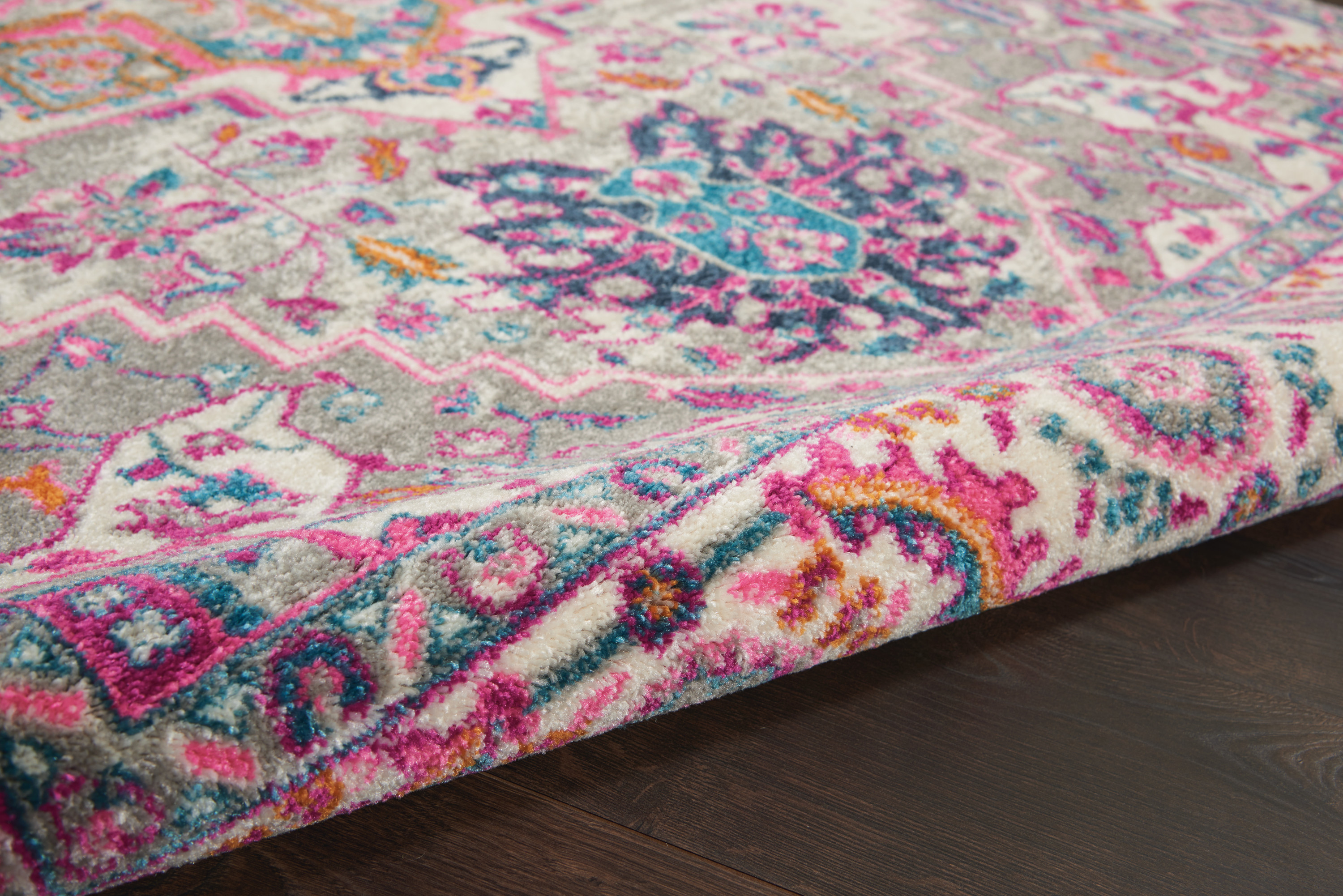 Nourison Passion 5'3" x 7'3" Light Grey Pink Bohemian Indoor Rug